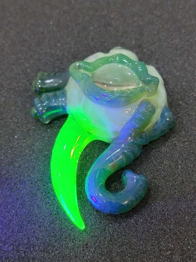 Preview pic of Uv magnifier pendant
