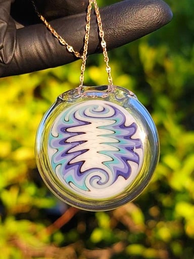 Preview pic of Ice wigwag pendant