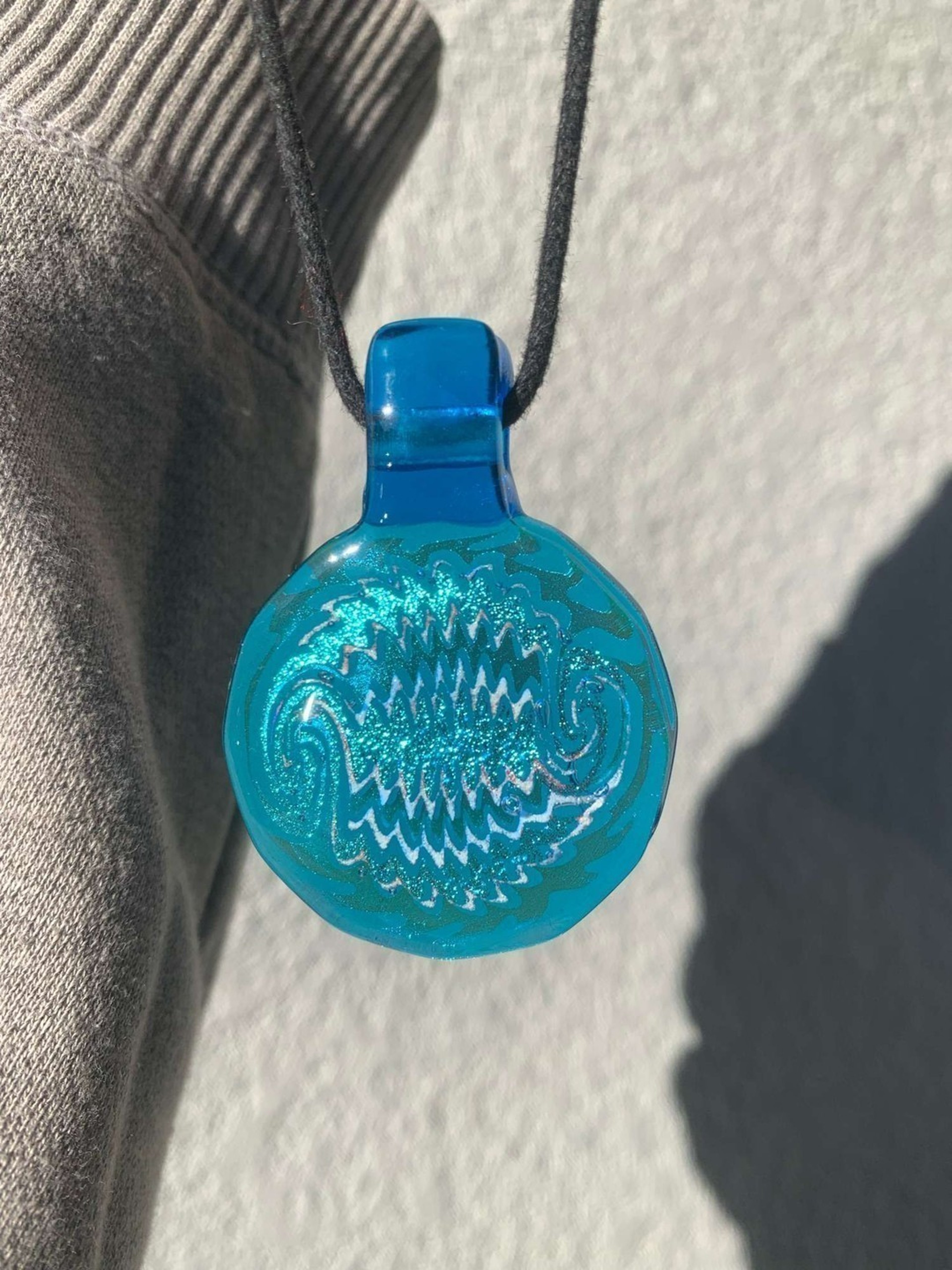 Dichoric Wigwag UV pendant image 0