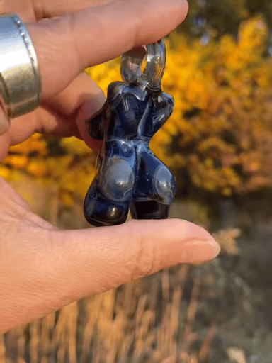 Preview pic of Female Torso Pendant