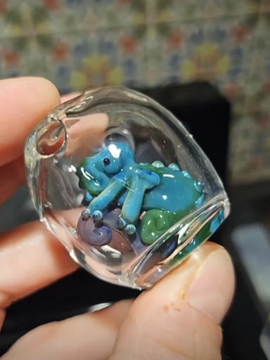 Preview pic of Encased chameleon pendy
