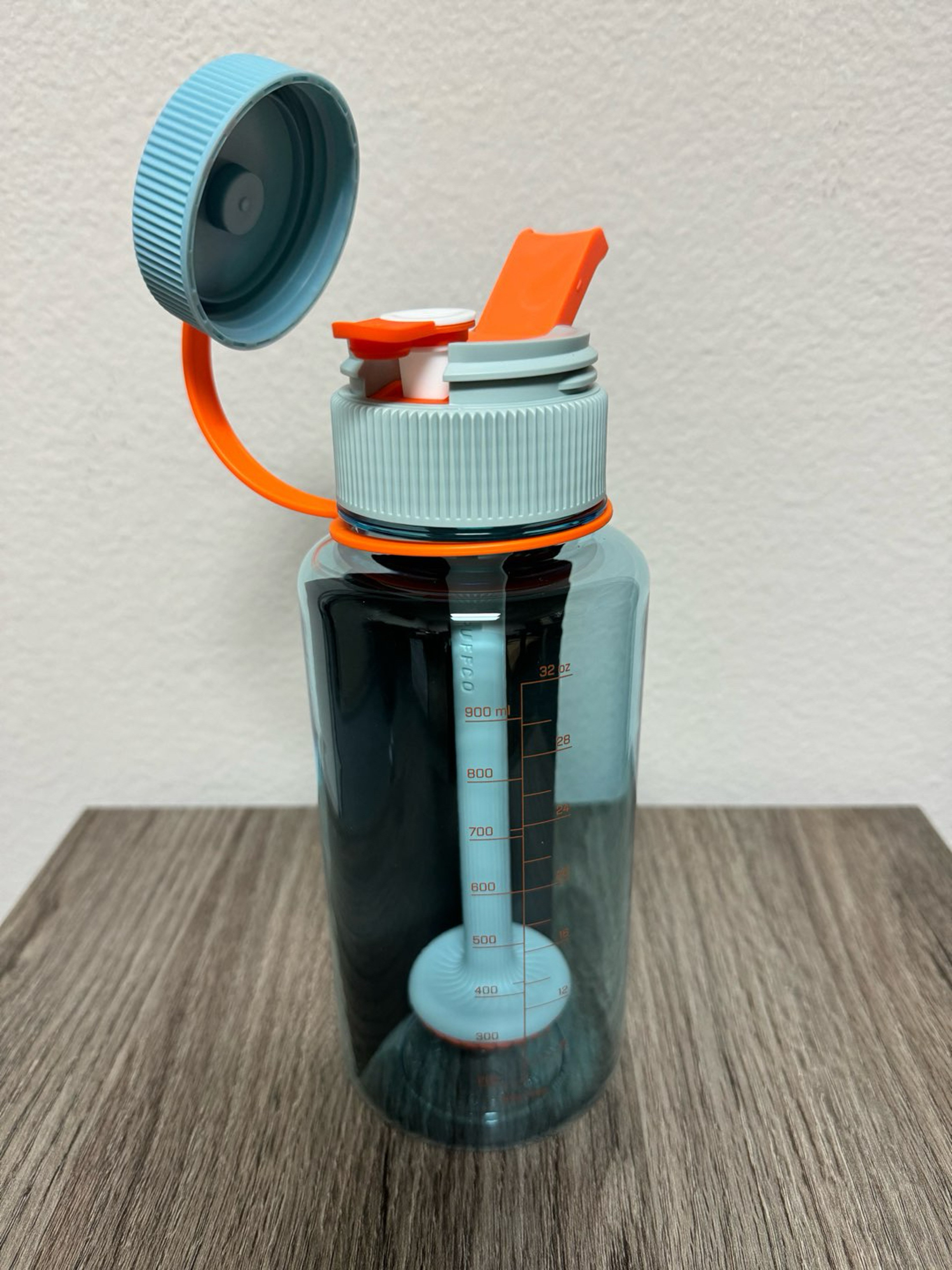 Puffco Portable Bong Water Bottle(Glacier) Brand new image 0