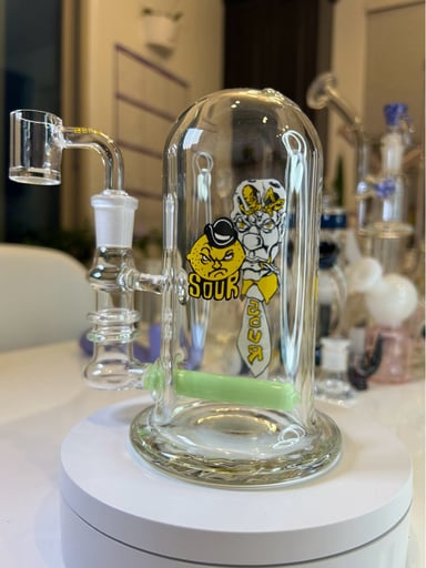 Preview pic of New 6” SourGlass bulb rig