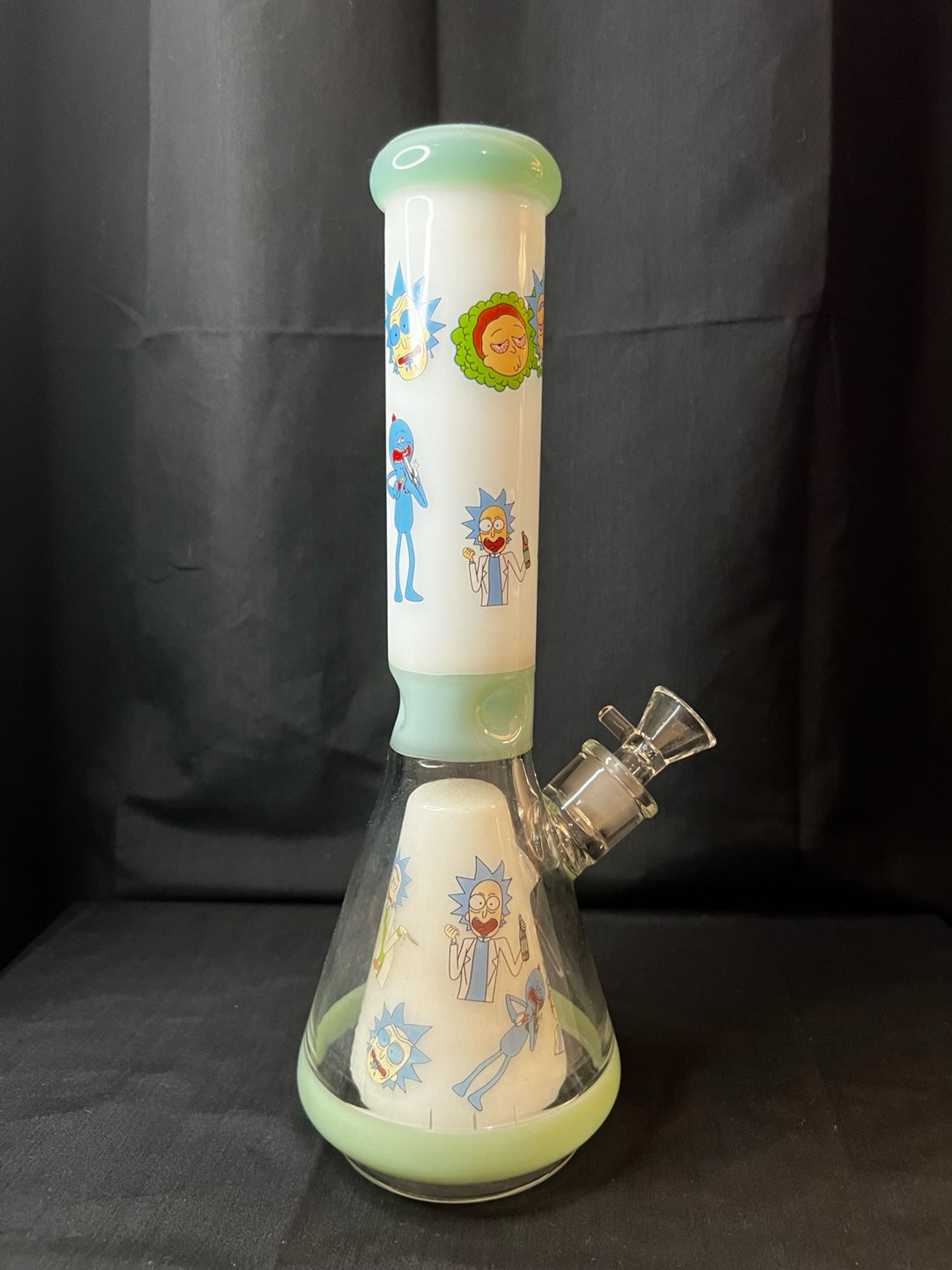 Rick an morty bong image 0