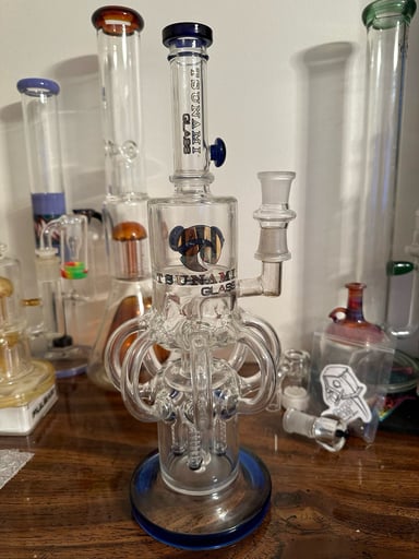 Preview pic of Tsunami 3 perc cycler 18mm male(read description)