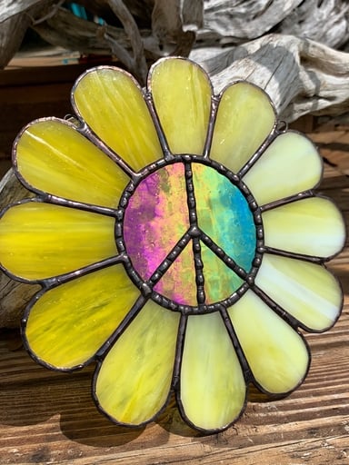 Preview pic of Peace Daisy Stained Glass