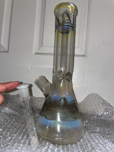 Preview pic of 13in. Beaker w LV stem