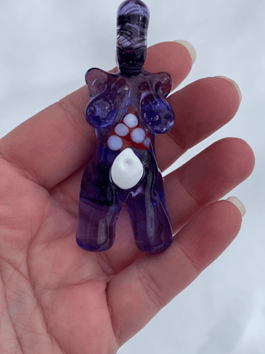 Preview pic of Venom female torso pendant