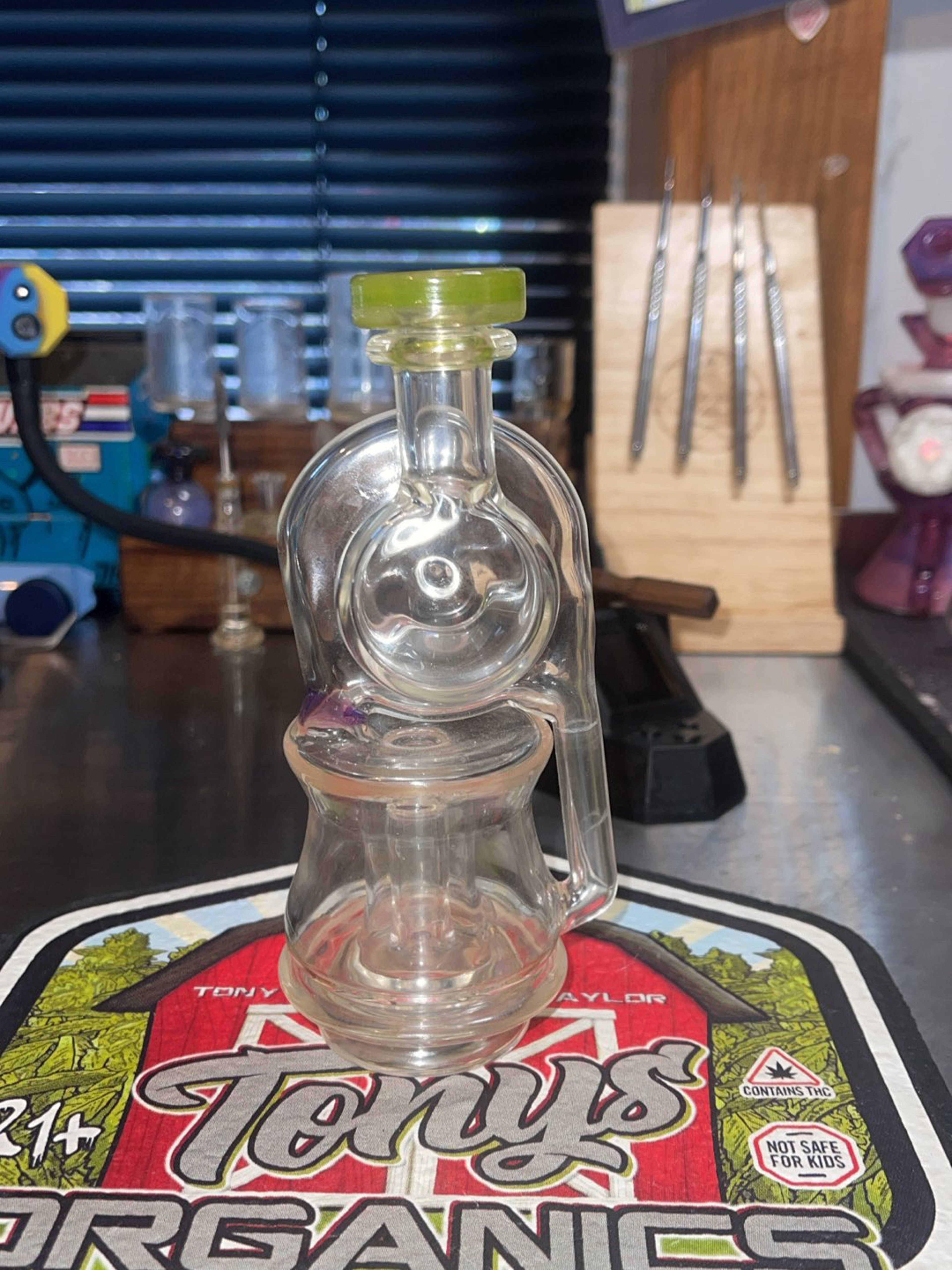 Preview pic of Ery glass puffco peak pro recycler attachment
