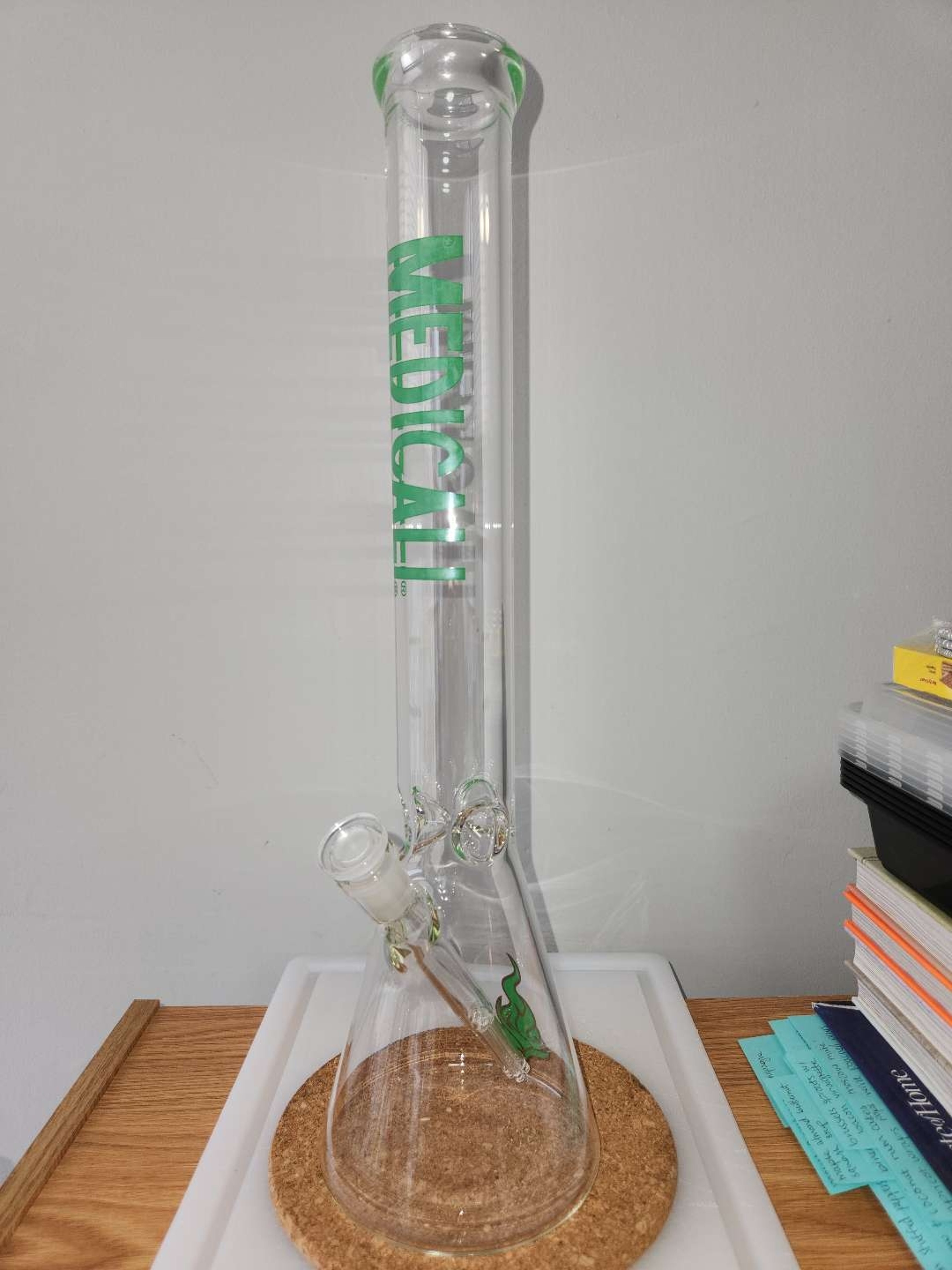 Medicali beaker w/ tree downstem (no slide) image 0