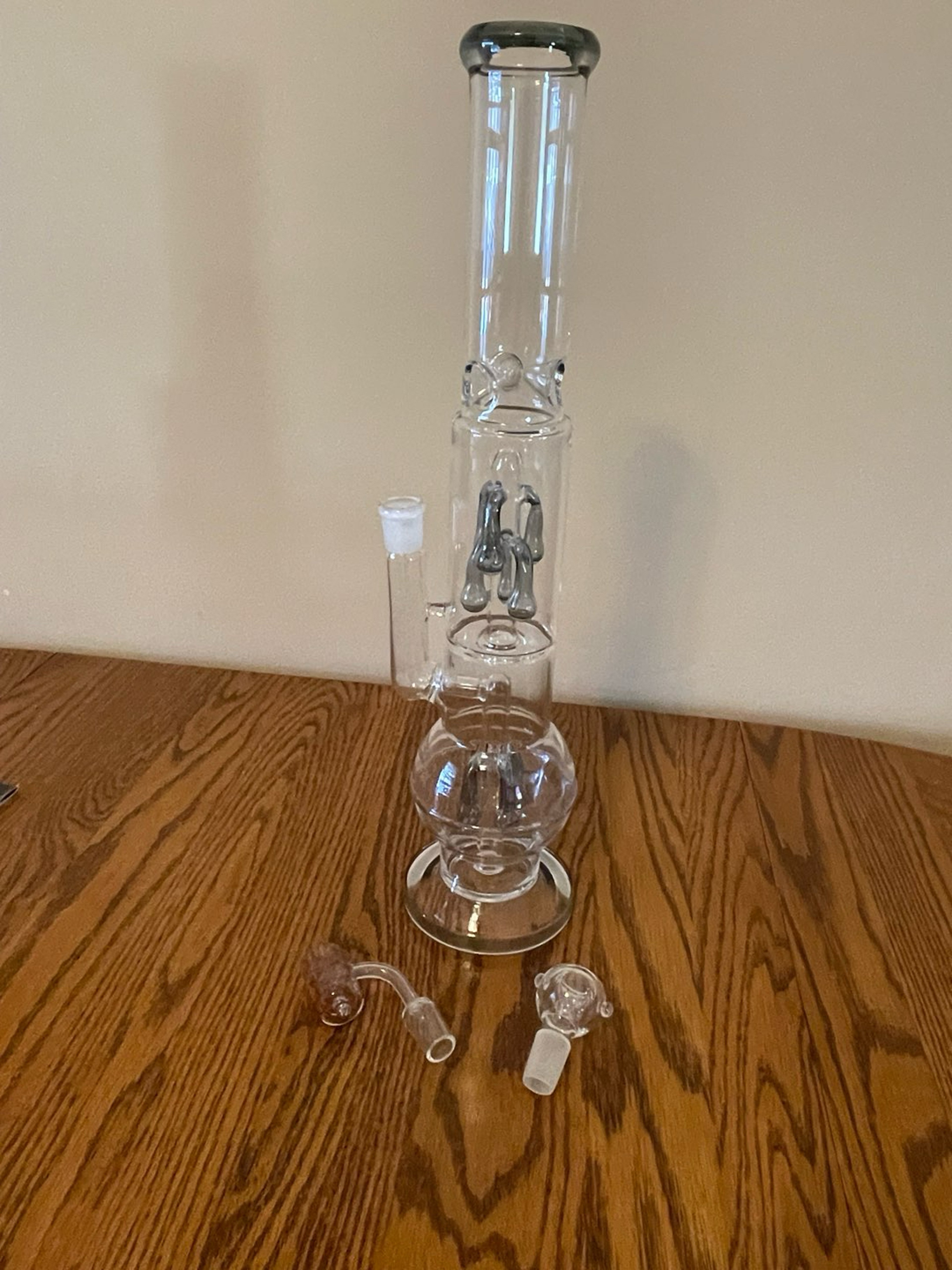 Heavy American Glass Water Pipe image 0