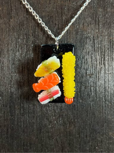 Preview pic of 3 piece sushi combo