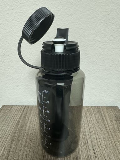 Preview pic of Puffco Portable Bong Water Bottle (Black) Brand New