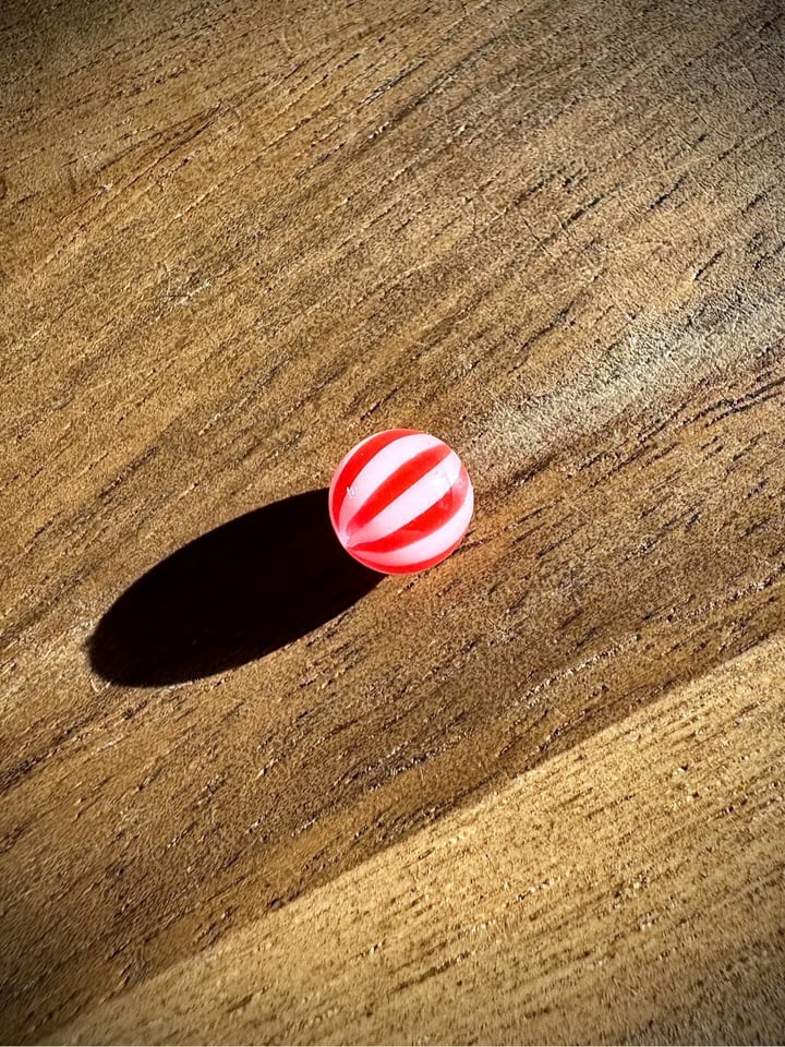 Homealoneglass Peppermint Twist Pearl 5mm Image 2