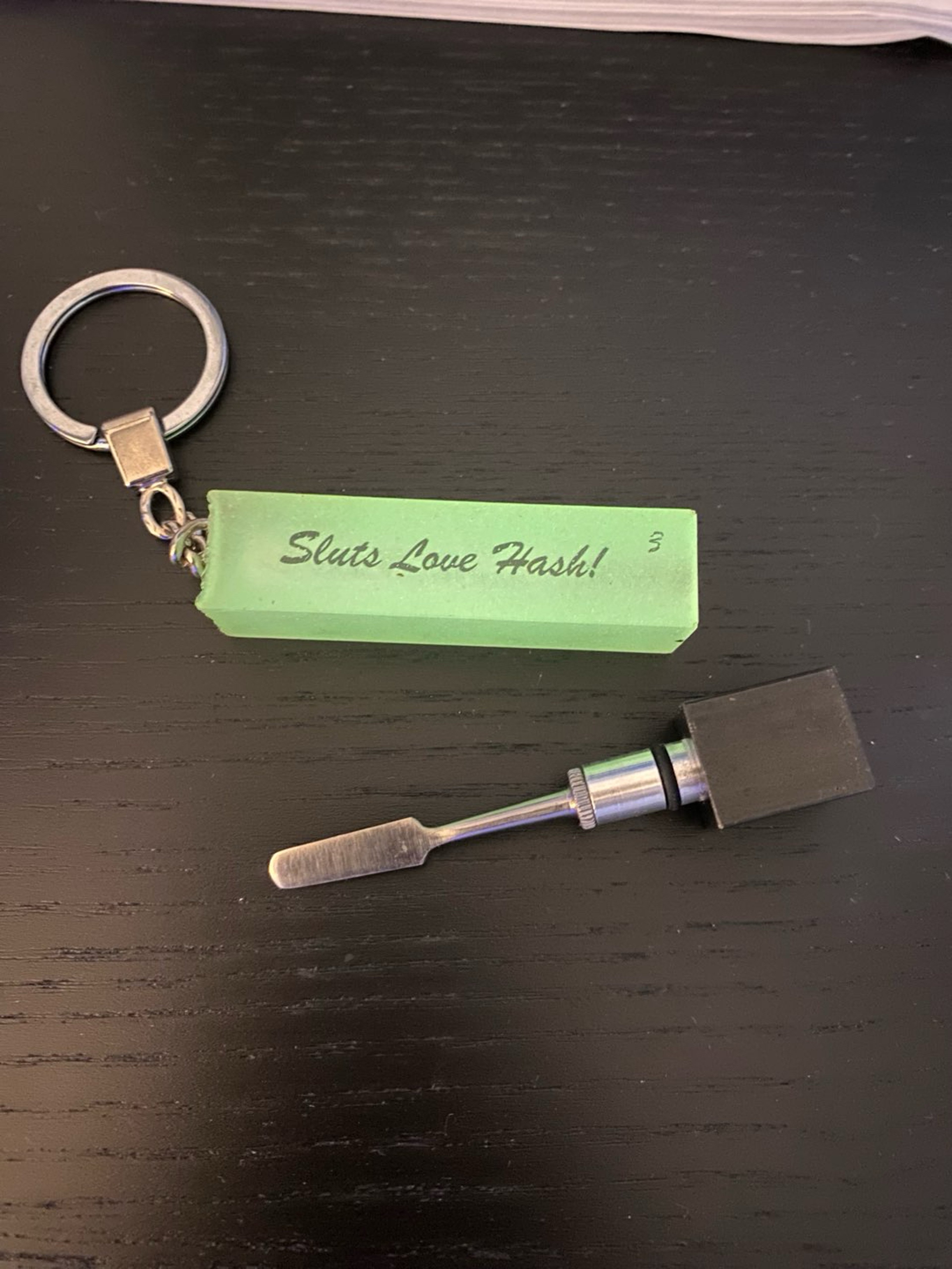 UV Dabtool Keychain Slutslovehash image 0