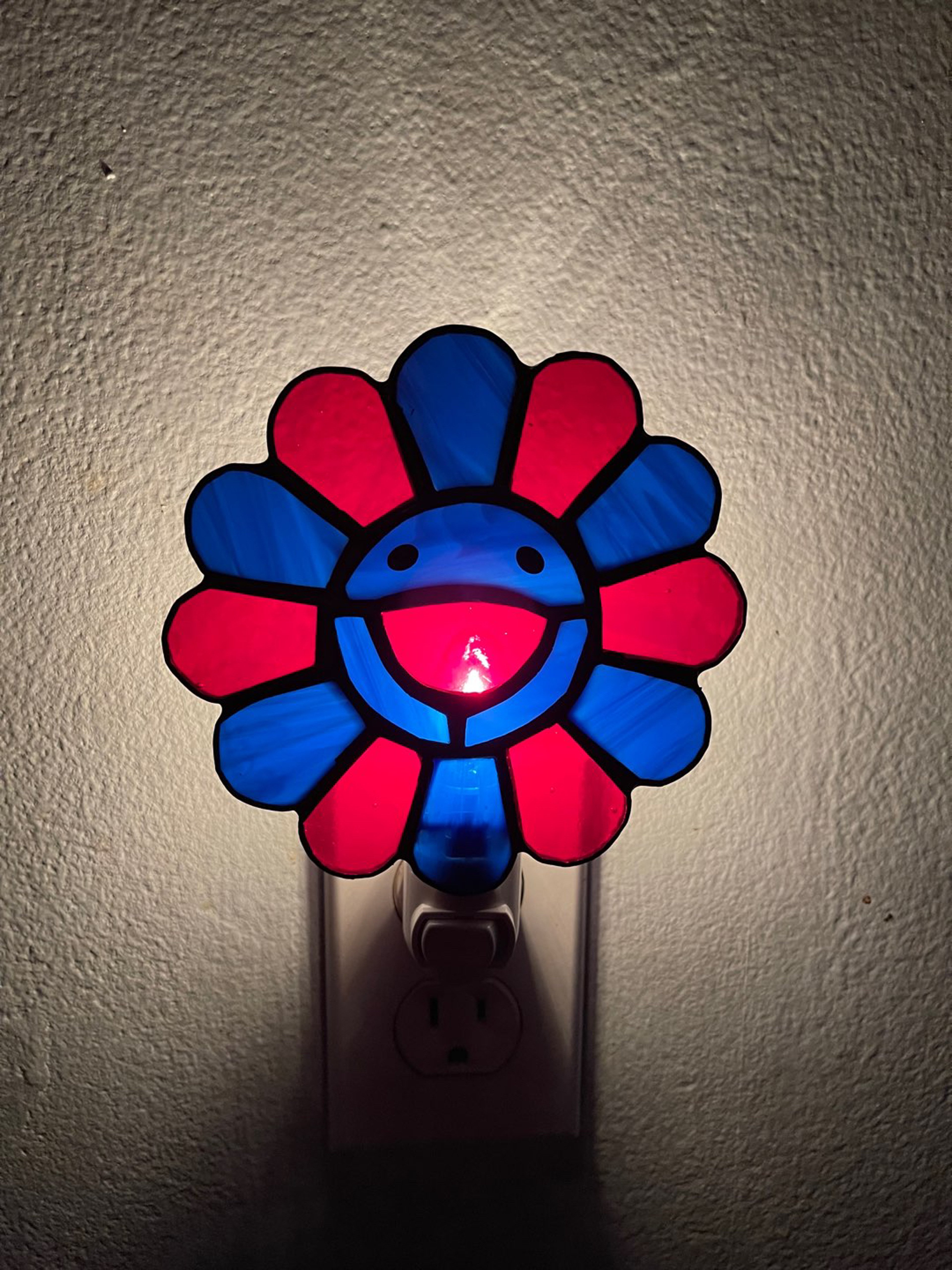 Murakami Stained Glass night light image 0