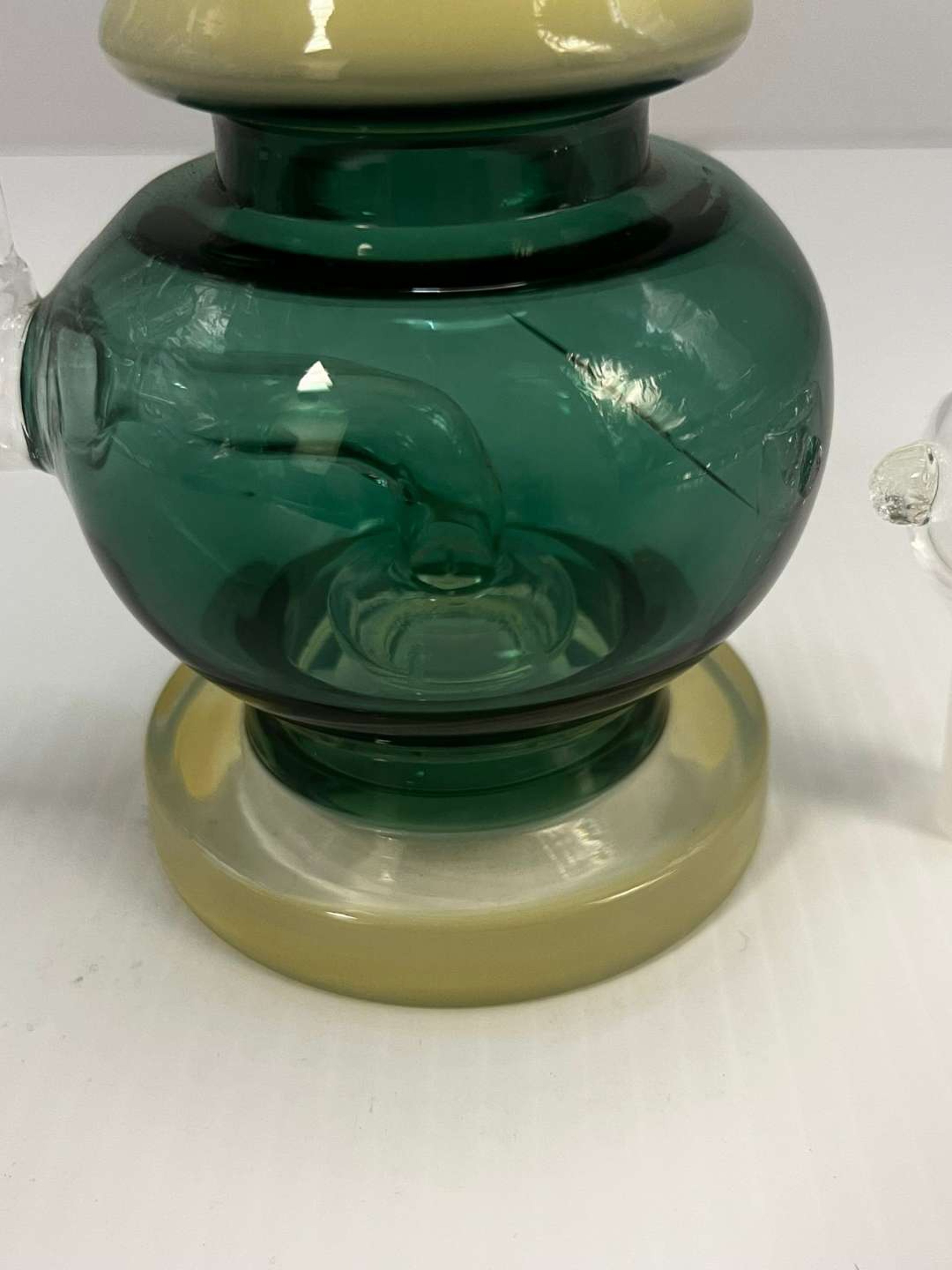 Green and Half white Glasse Rig image 0