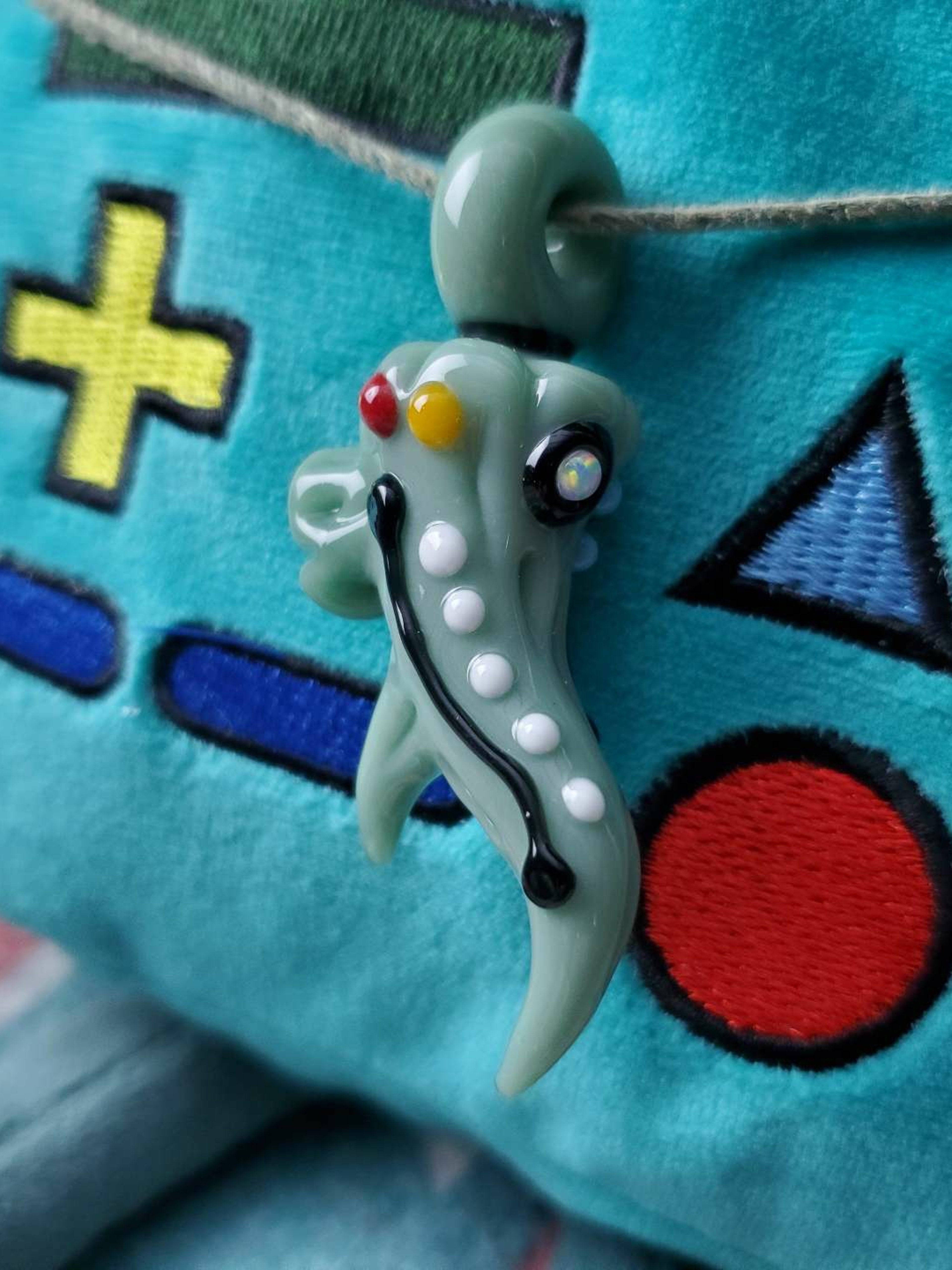 Preview pic of Etr/torchress collab elk horn pendant.
