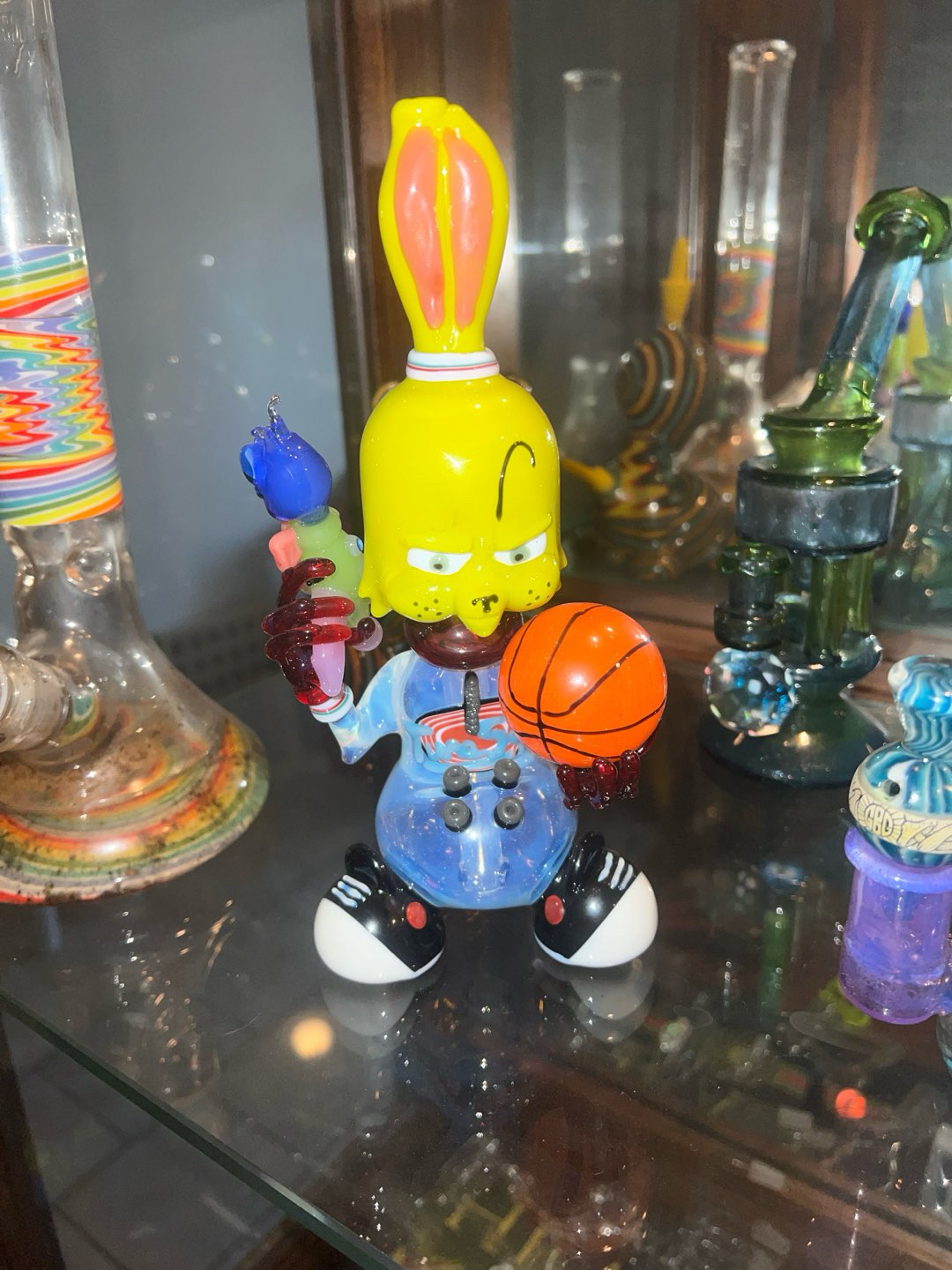 Preview pic of Hendy x Friday space jam collab