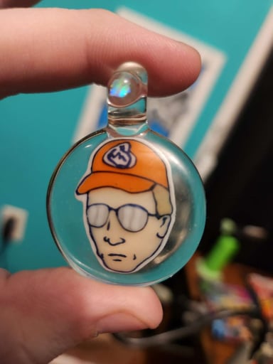 Preview pic of AviGlass Dale Pendant