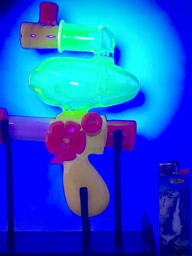 Preview pic of Micgcheck UV Reactive Super Smoker #33