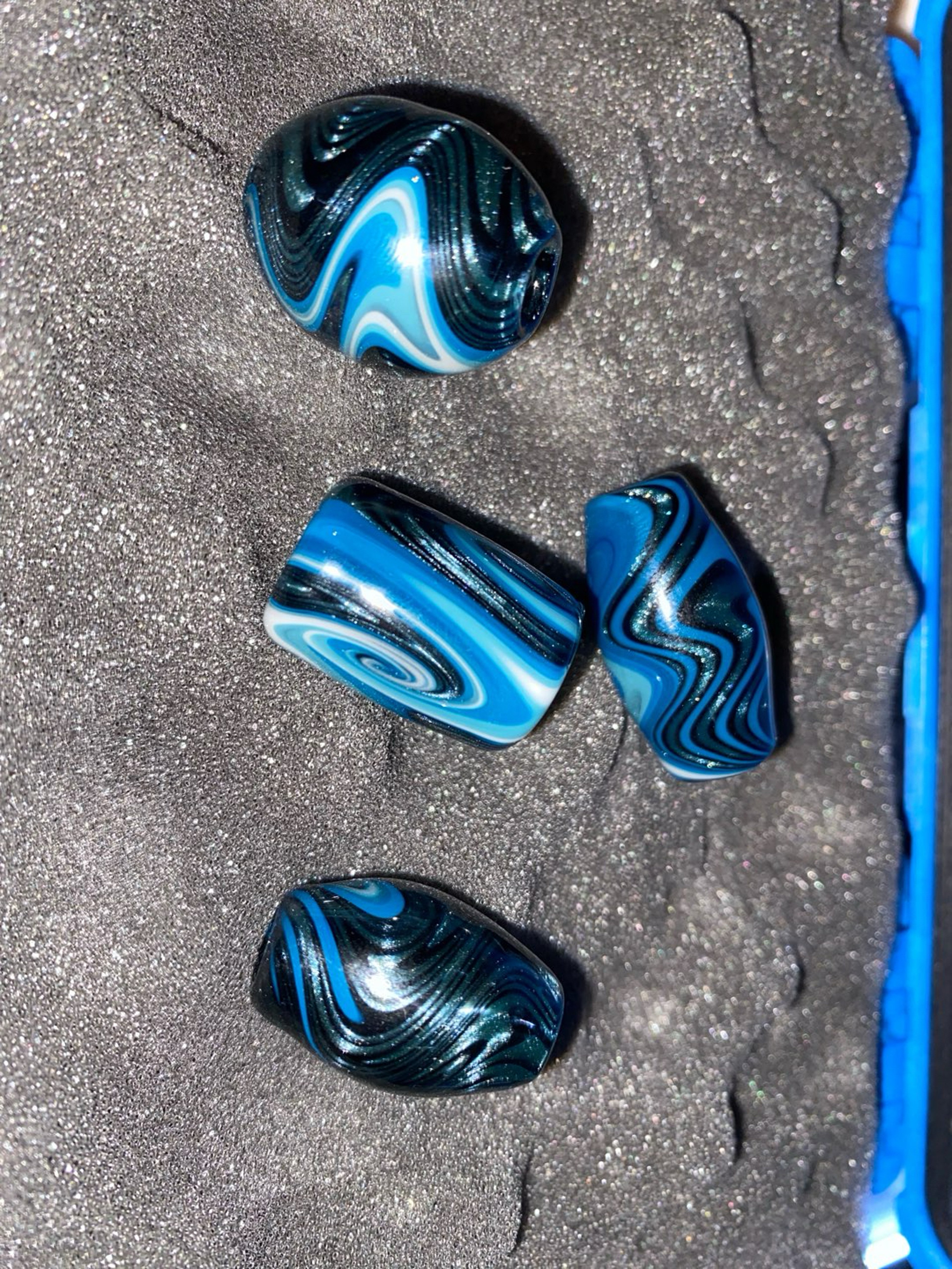 Preview pic of Blueberry glass beads