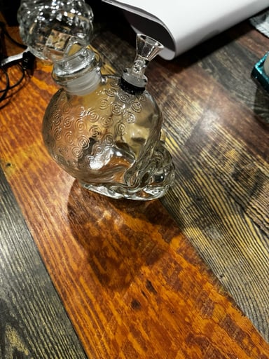 Preview pic of Skull whisky glass bong