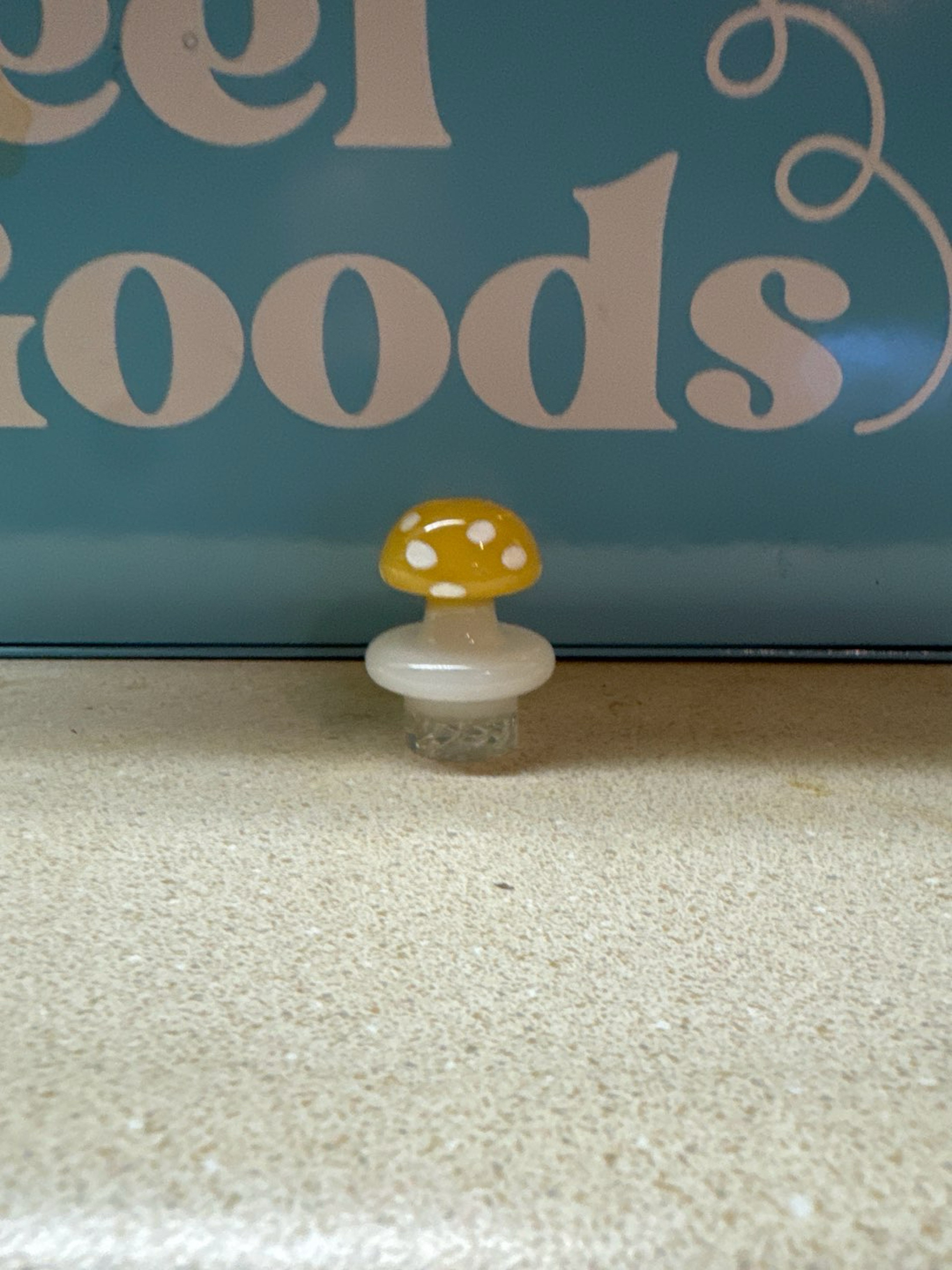Preview pic of Yellow mushroom auto spinning carb cap