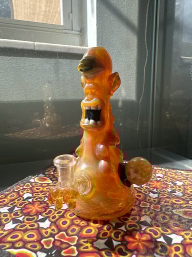 Preview pic of Sandalz glass