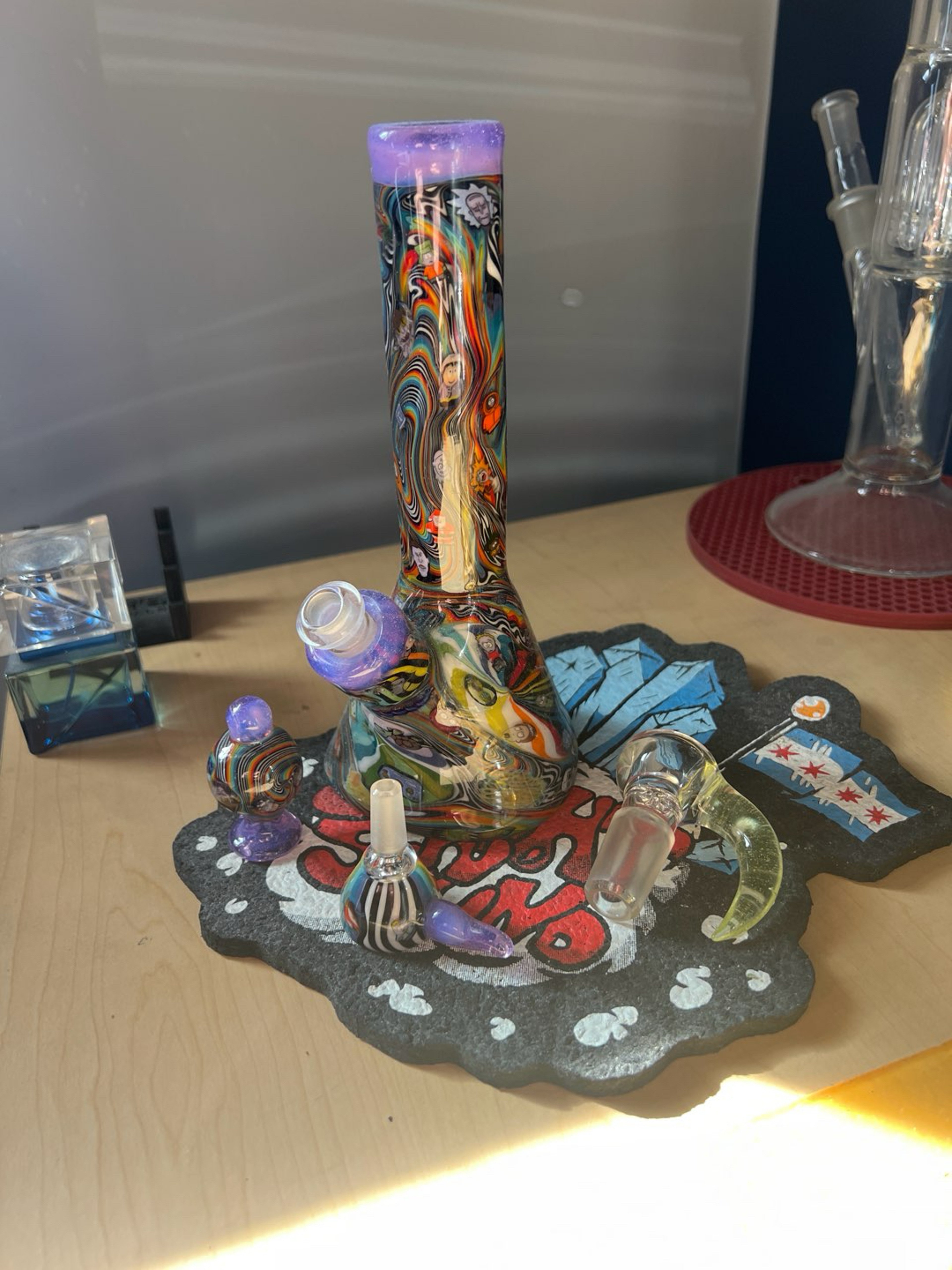 Preview pic of Peejay glass cartoon rig and Sovereignty PA Nova slide