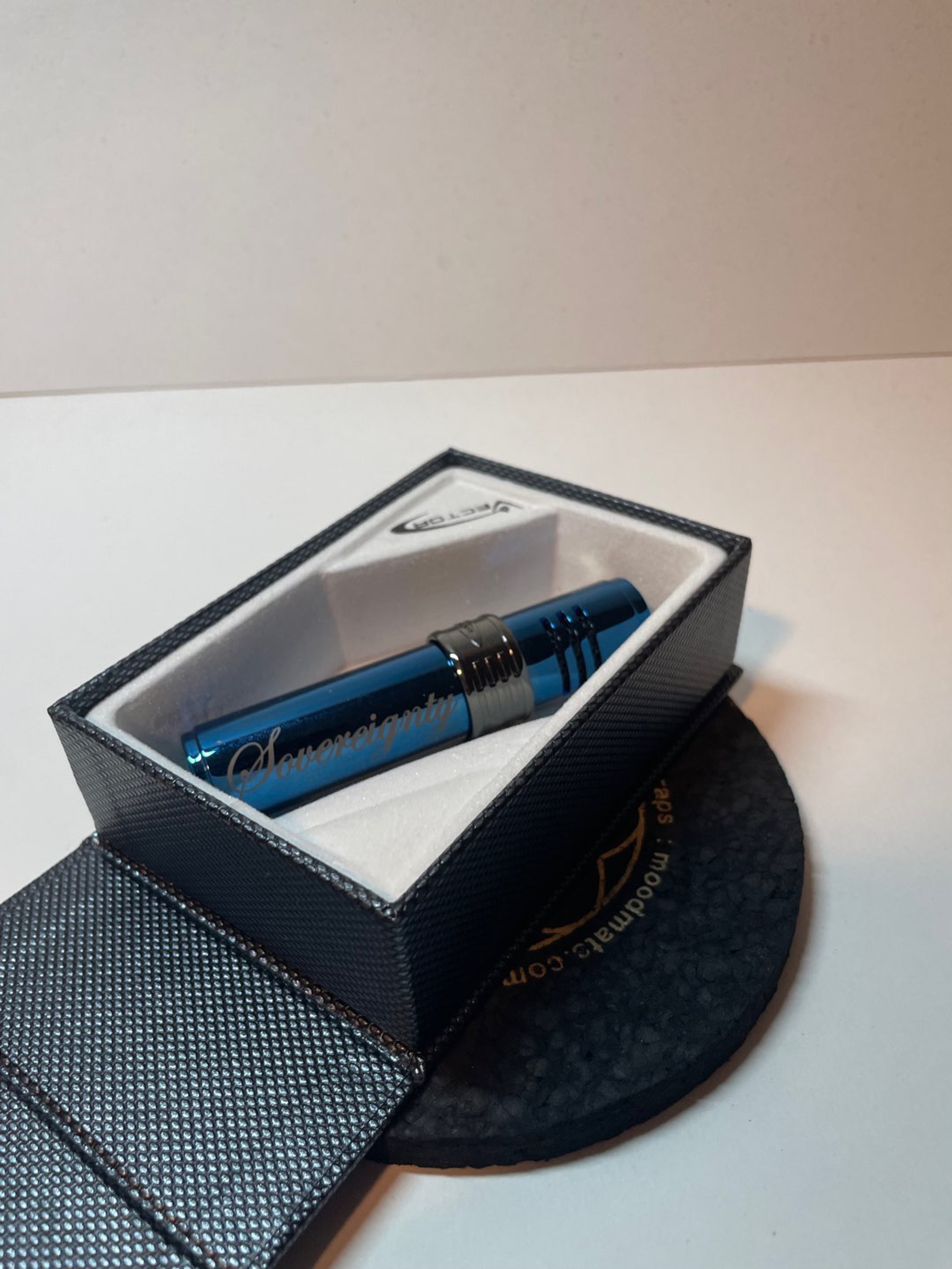 Preview pic of Sovereignty Glass Robusto Torch