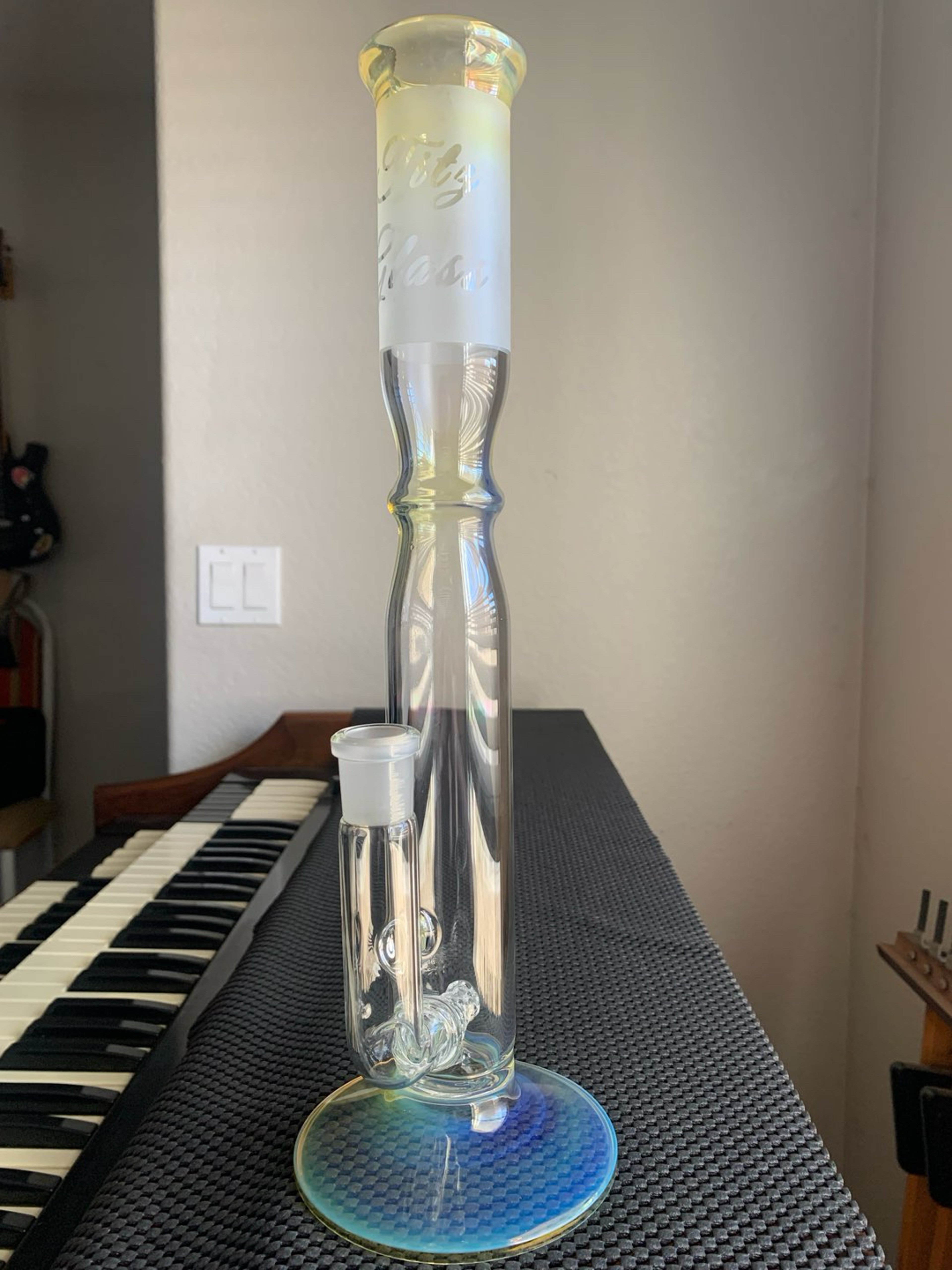 Preview pic of Titz Glass Stemline