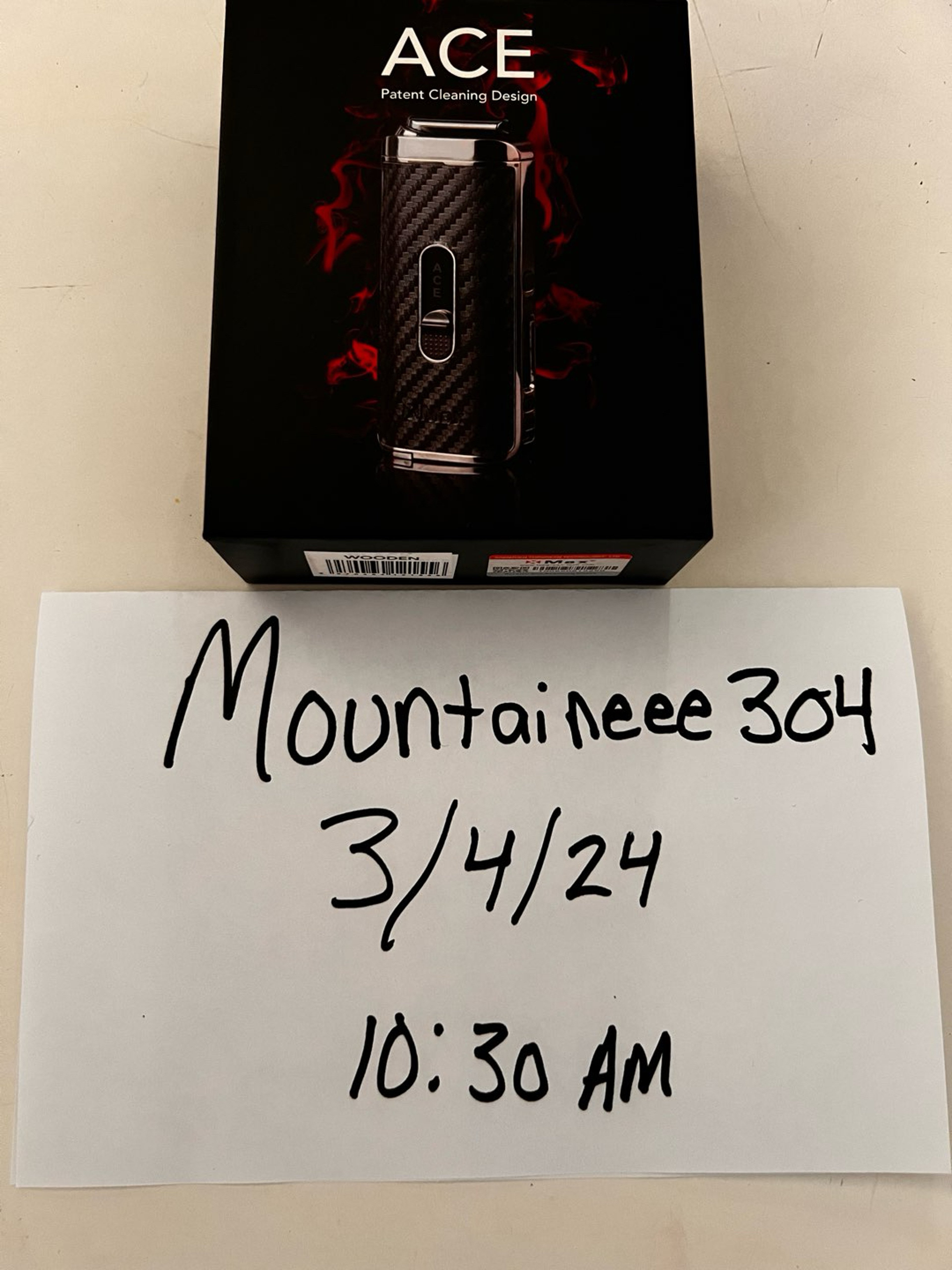 Preview pic of Ace Max dry herb vape with wax capabilities