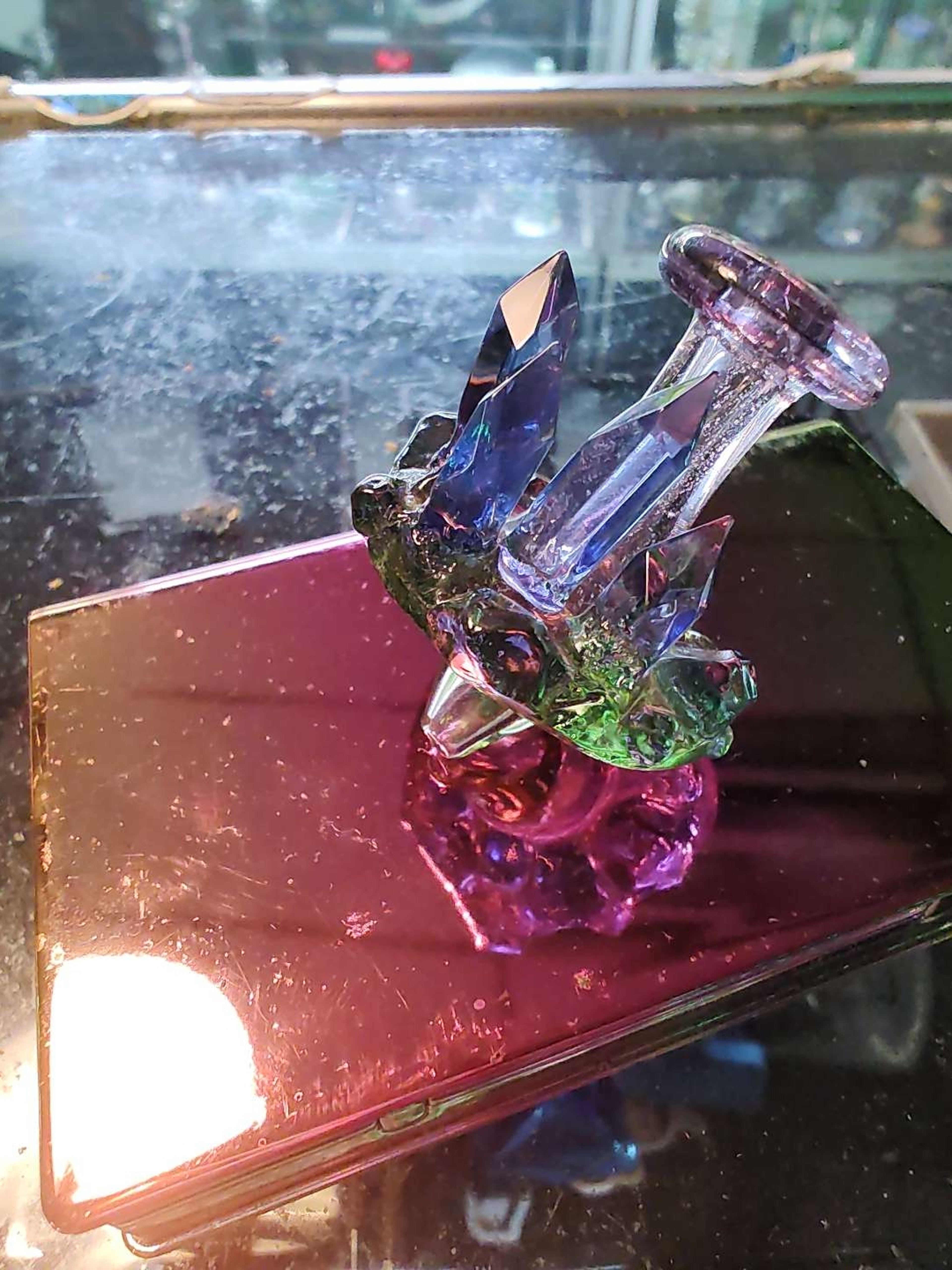 Preview pic of Northern waters cold worked crystal carb cap. Vintage