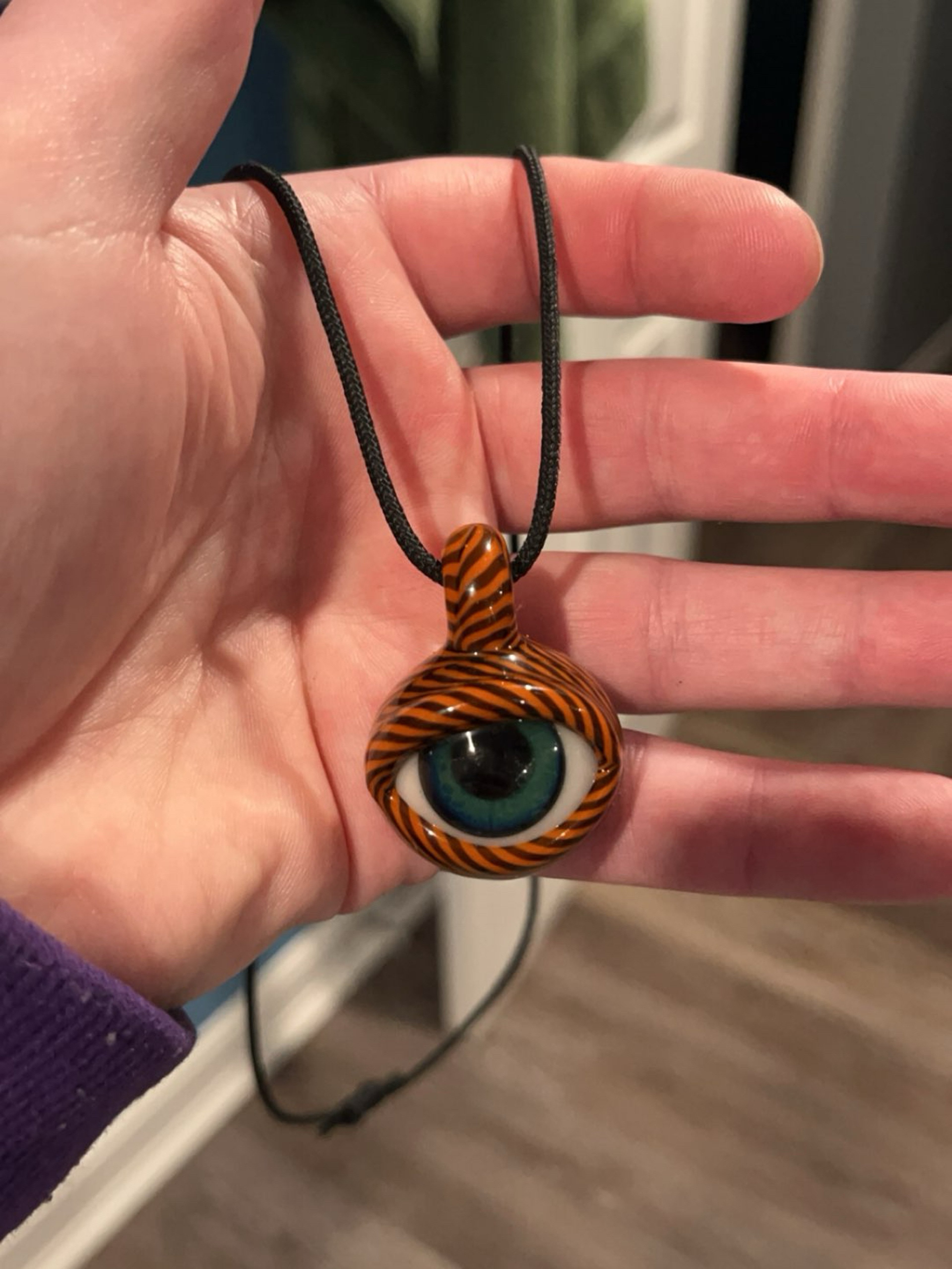 Preview pic of Glass eye pendant