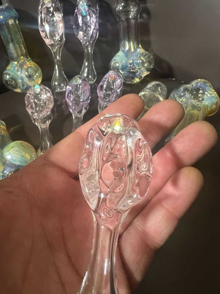 Glass man and women Image 1