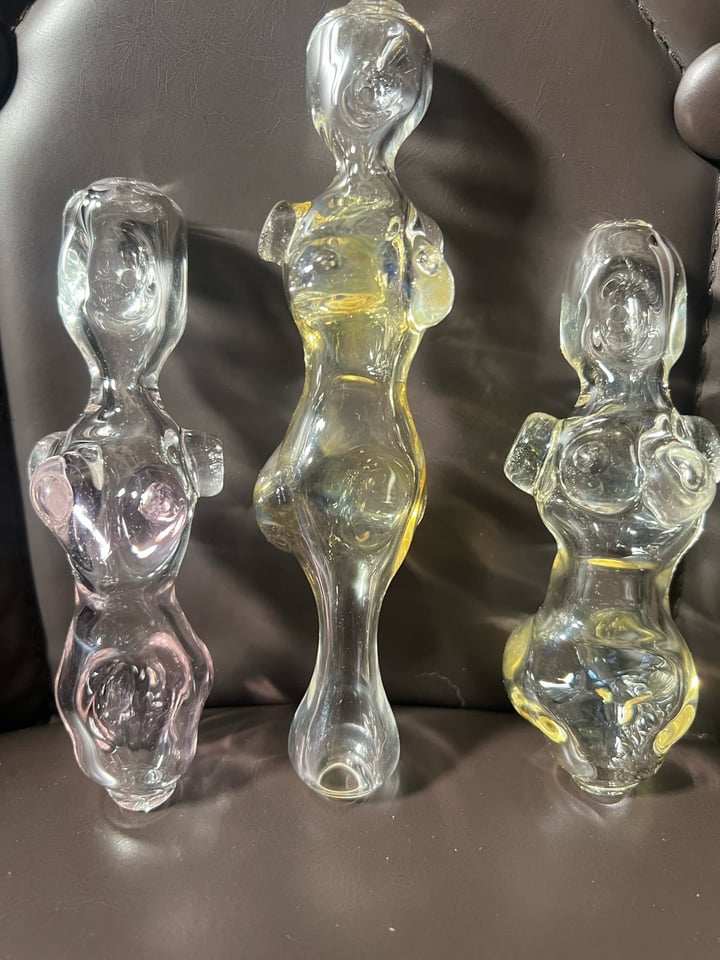 Glass figure pipe Image 2