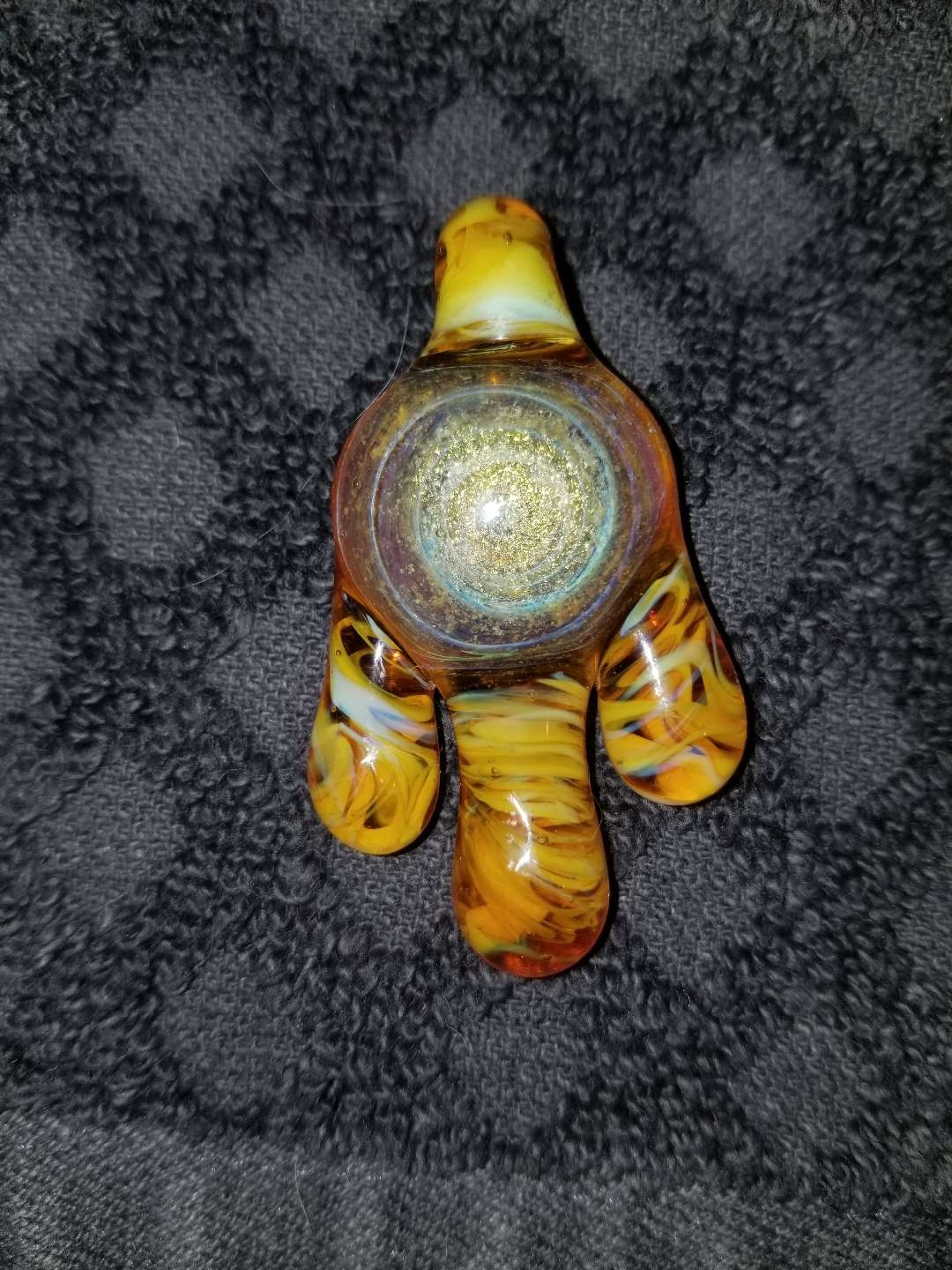 Preview pic of Pristine glass drippy pendy
