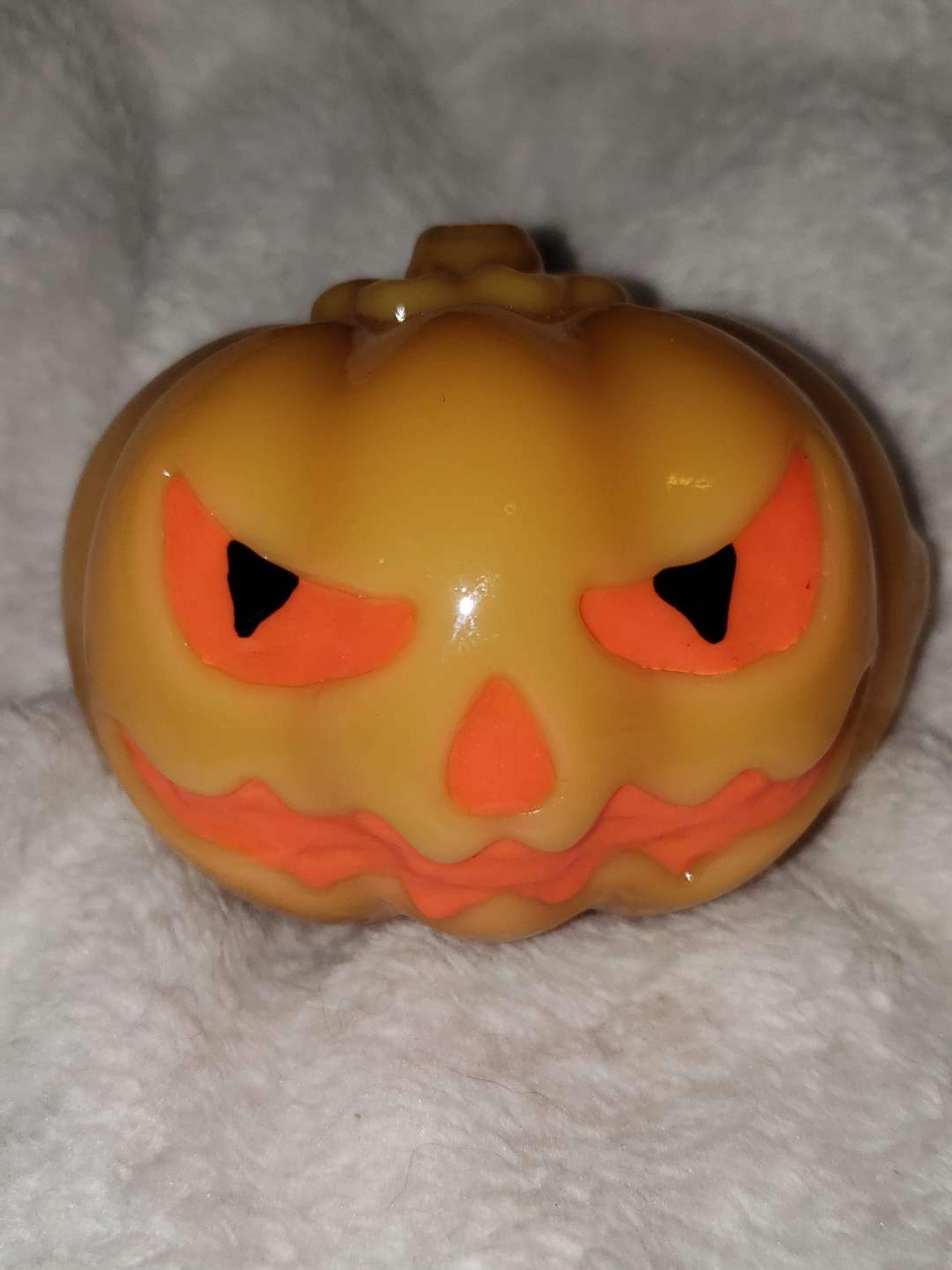 Preview pic of Glow in the dark pumpkin