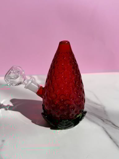 Preview pic of Mini strawberry bong