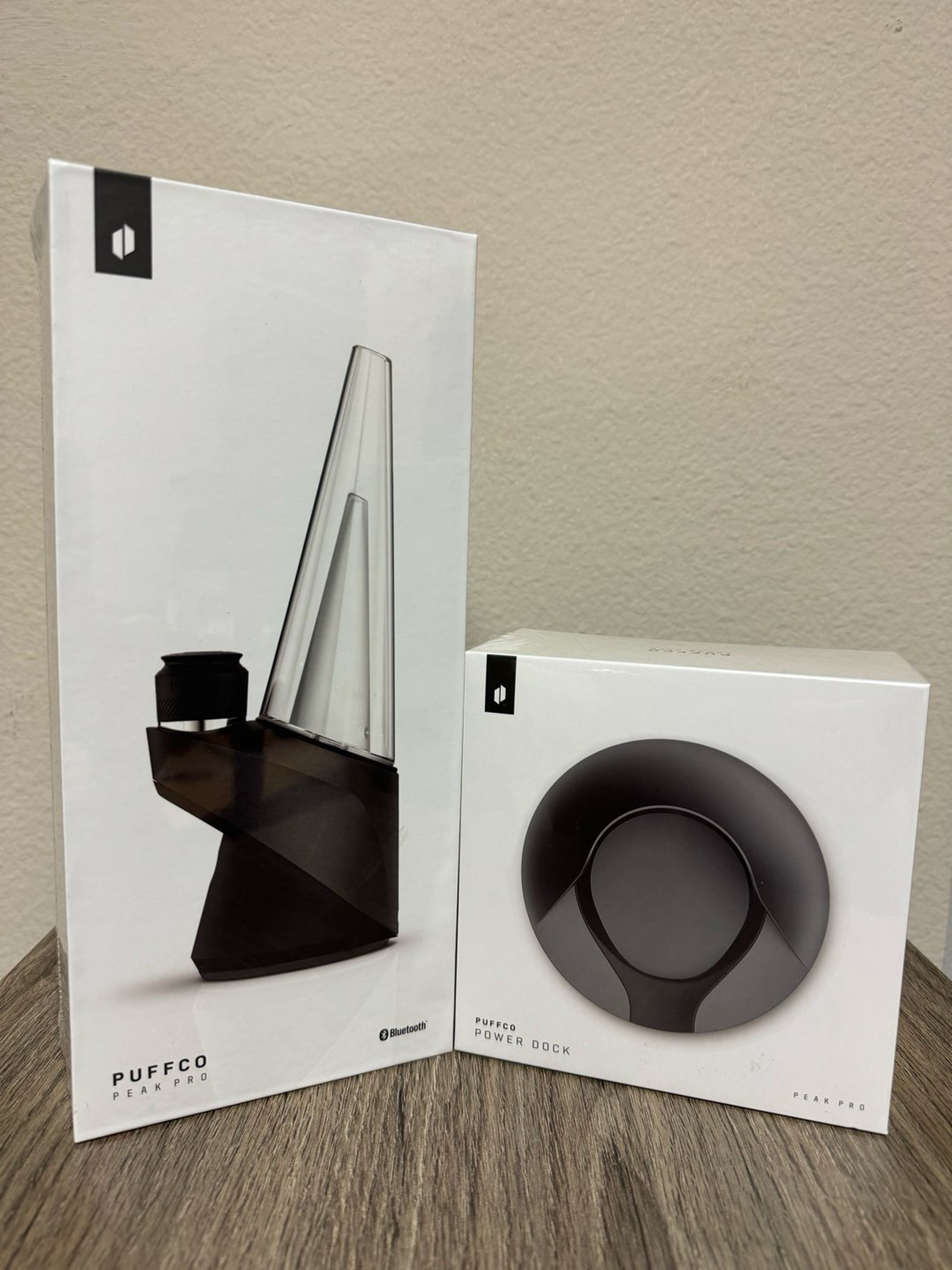 Preview pic of Puffco peak pro kit (black) & power dock charger brand new sealed