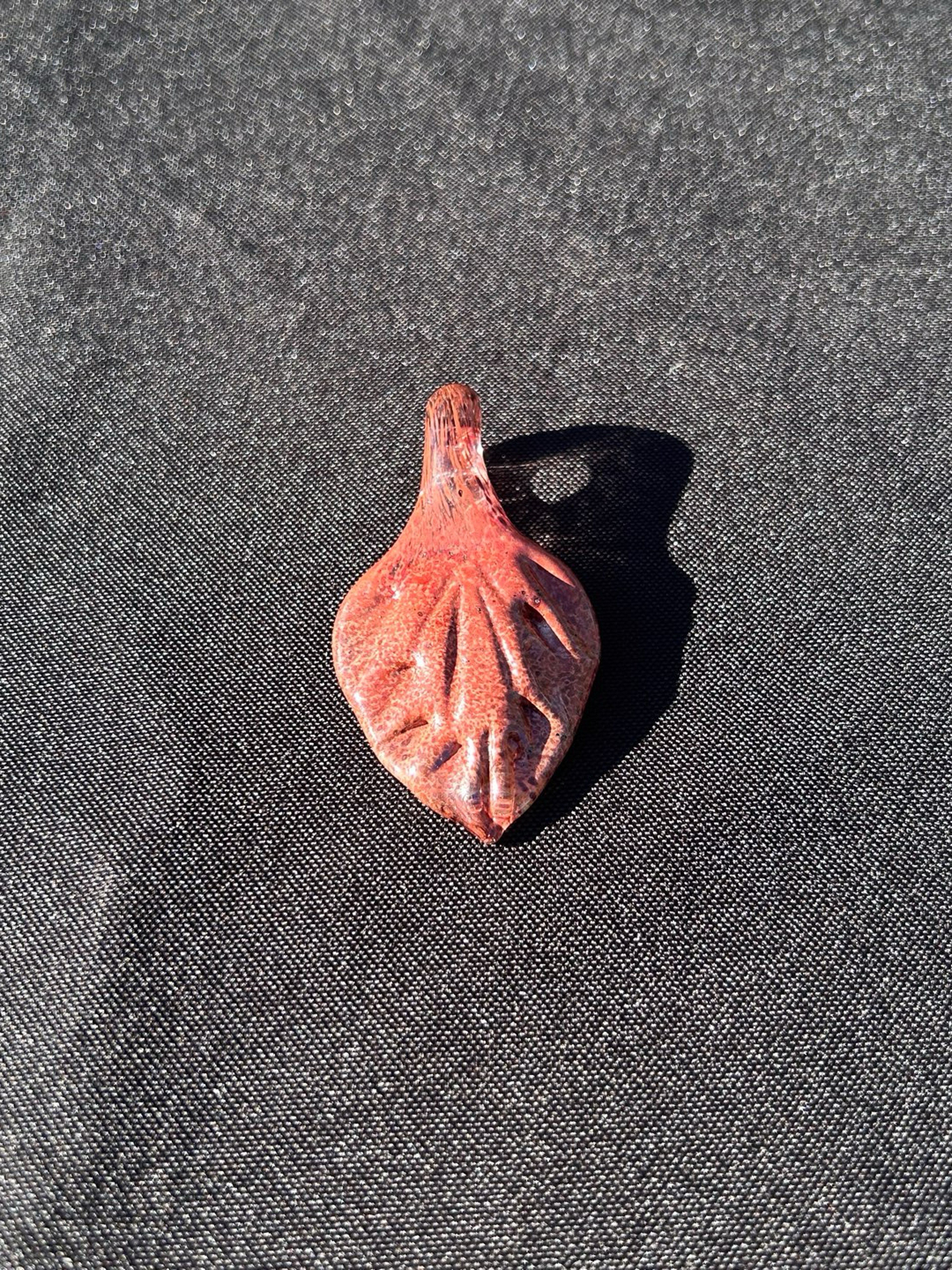 Preview pic of Block Head Glass Leaf Pendant