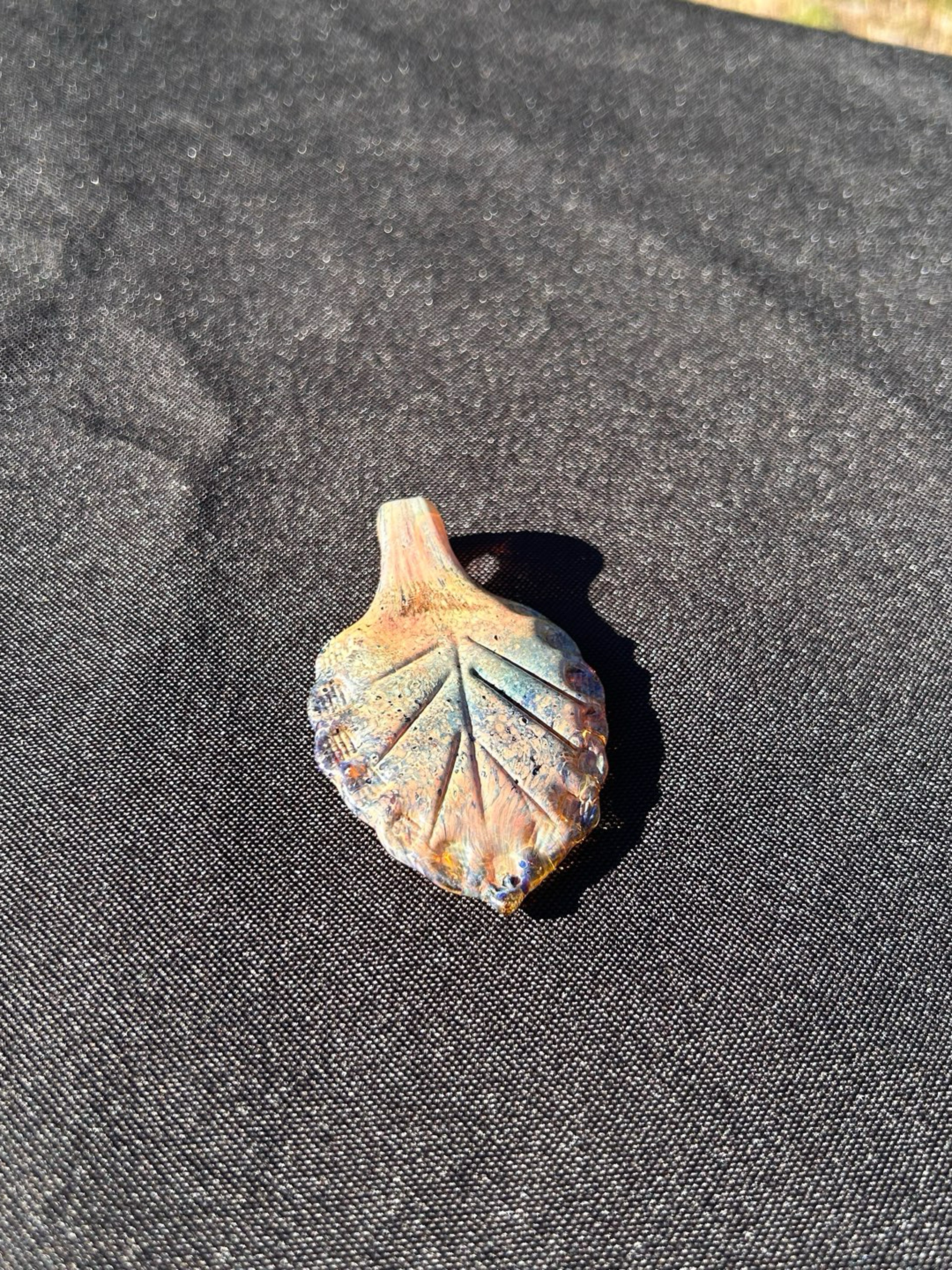 Preview pic of Block Head Glass Leaf Pendant