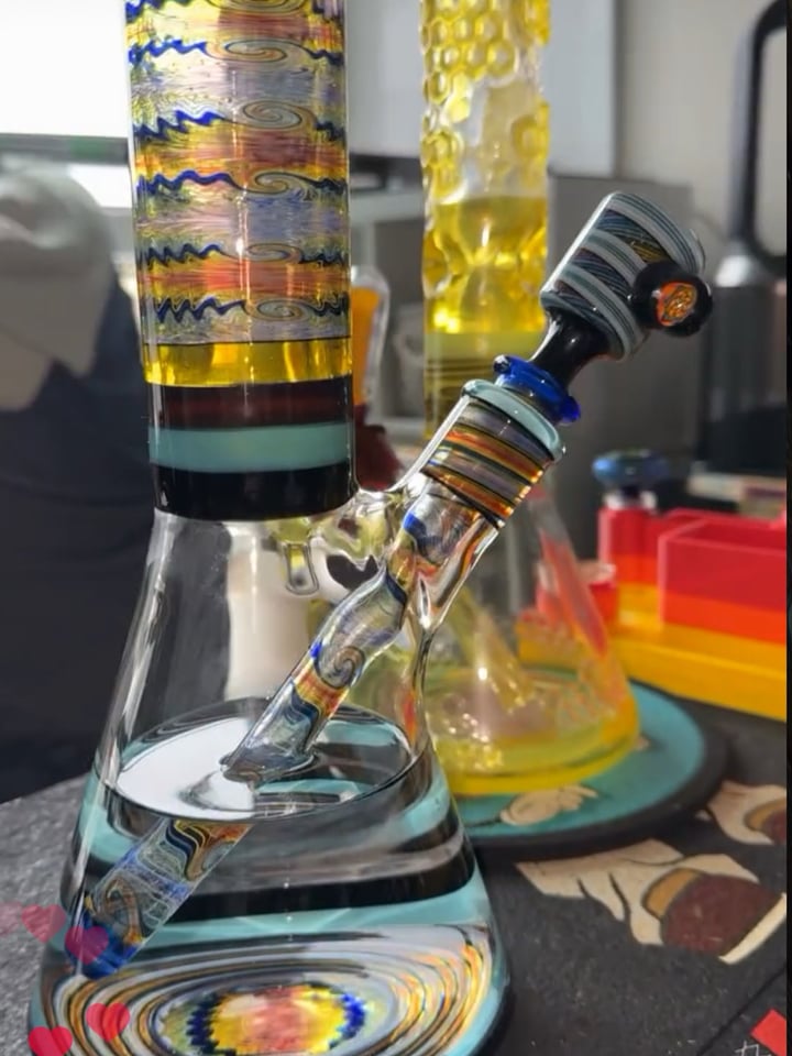 21 inch custom beaker Image 1