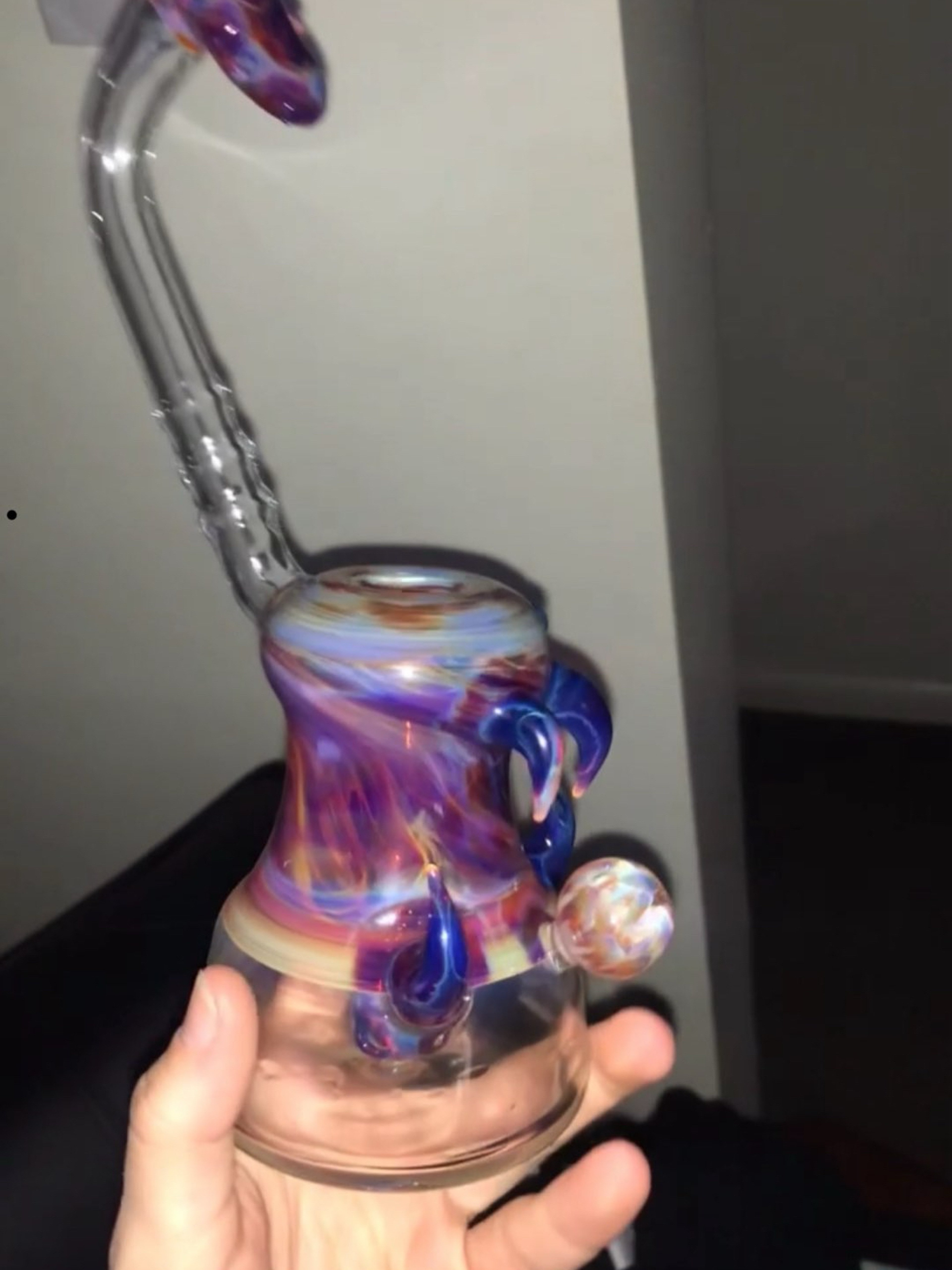 Preview pic of Handblown// Hardly used
