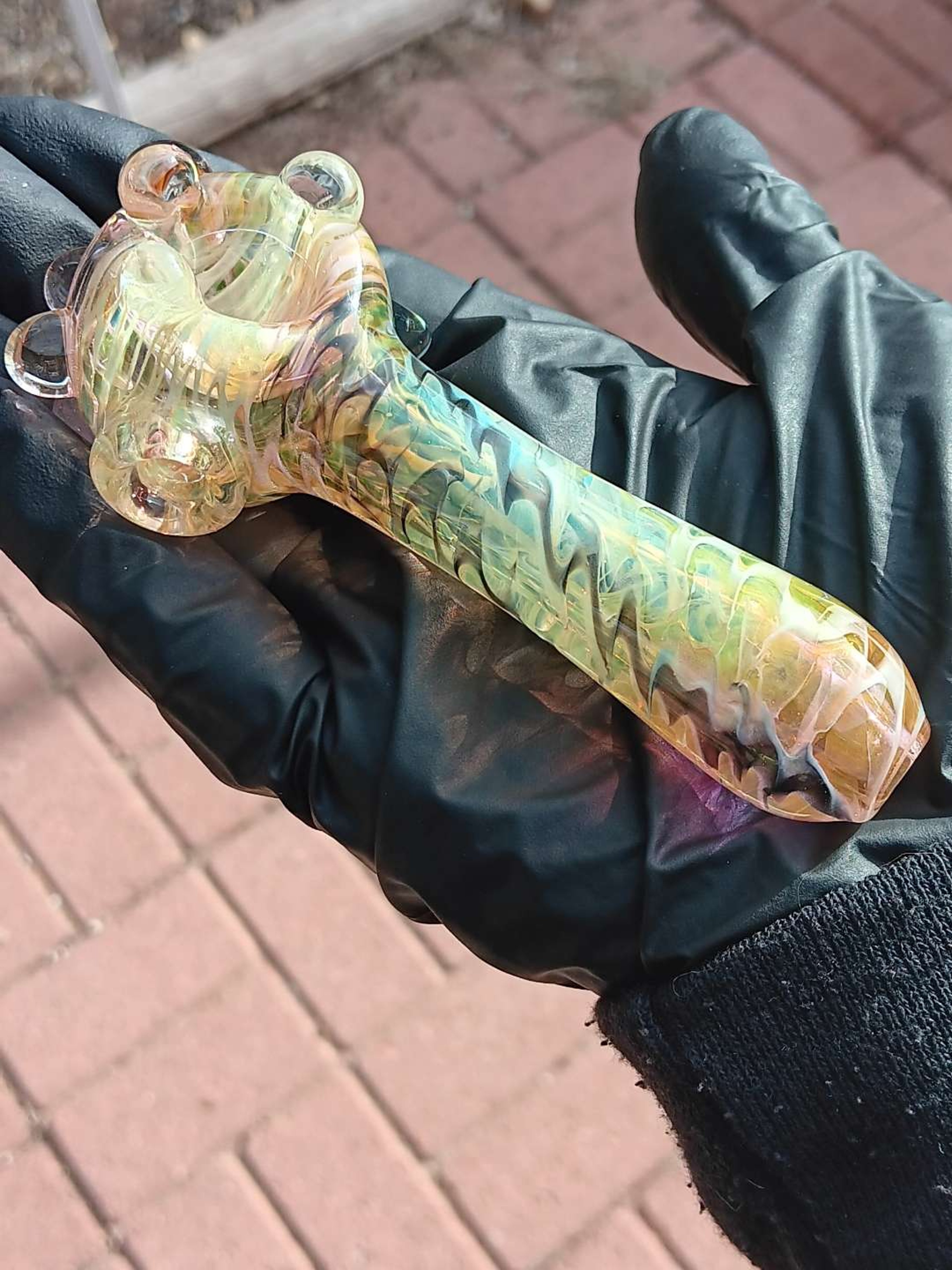 Preview pic of Gold and silver dead head flower pipe