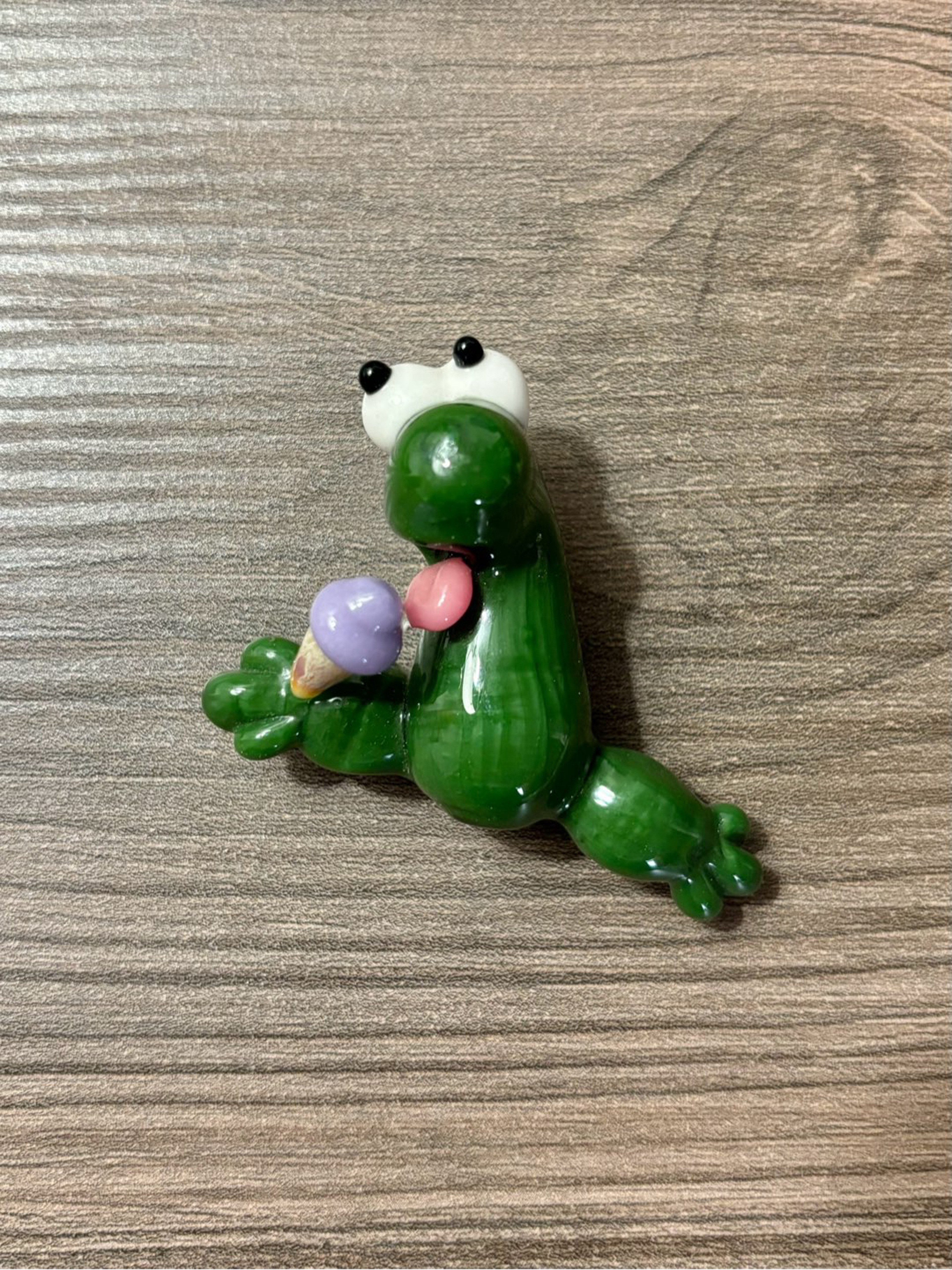 Preview pic of Glass Hopper Nerd Pendant