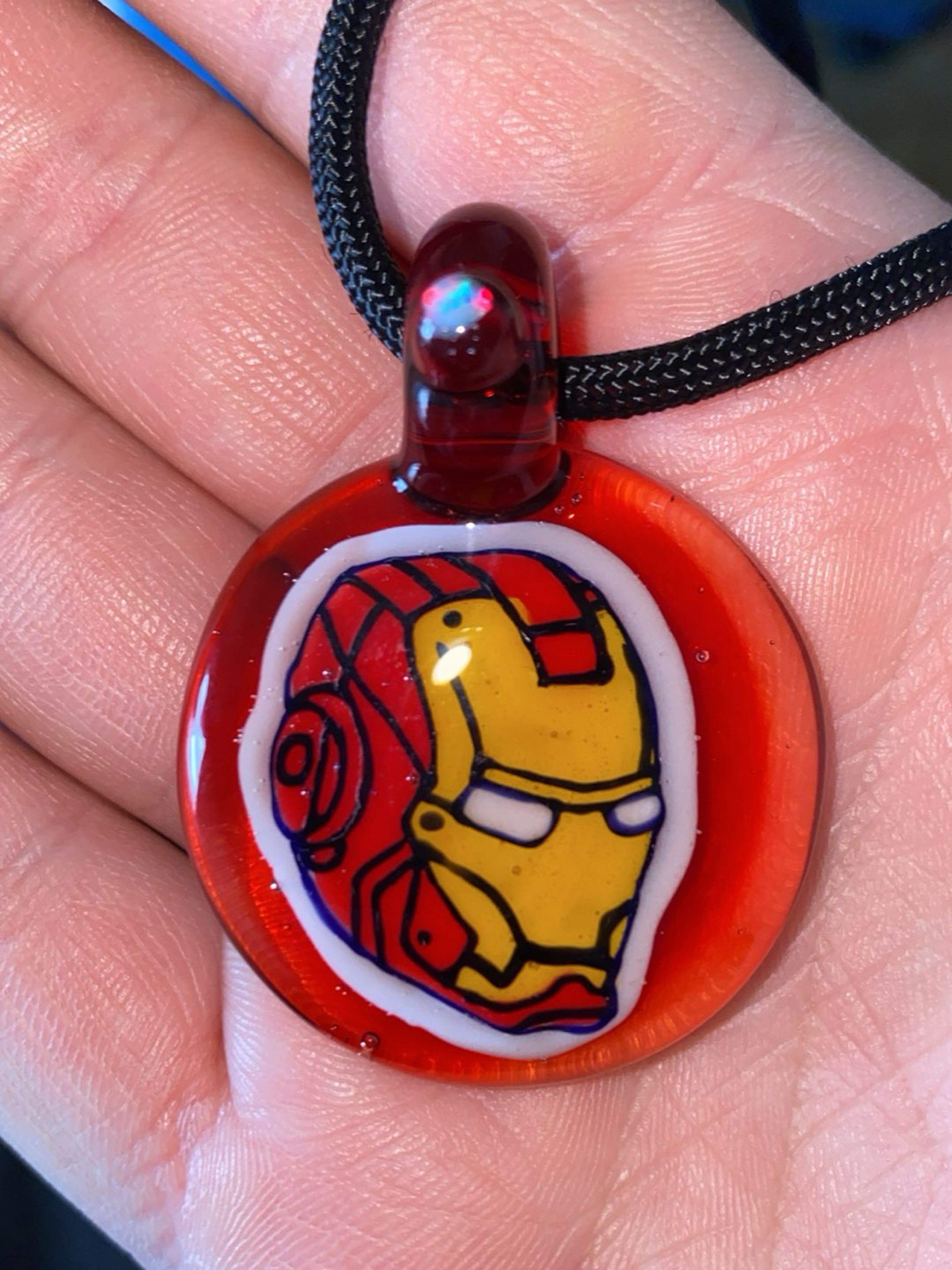 Preview pic of “Iron Man” Disc Flip Pendant by Avi Glass t