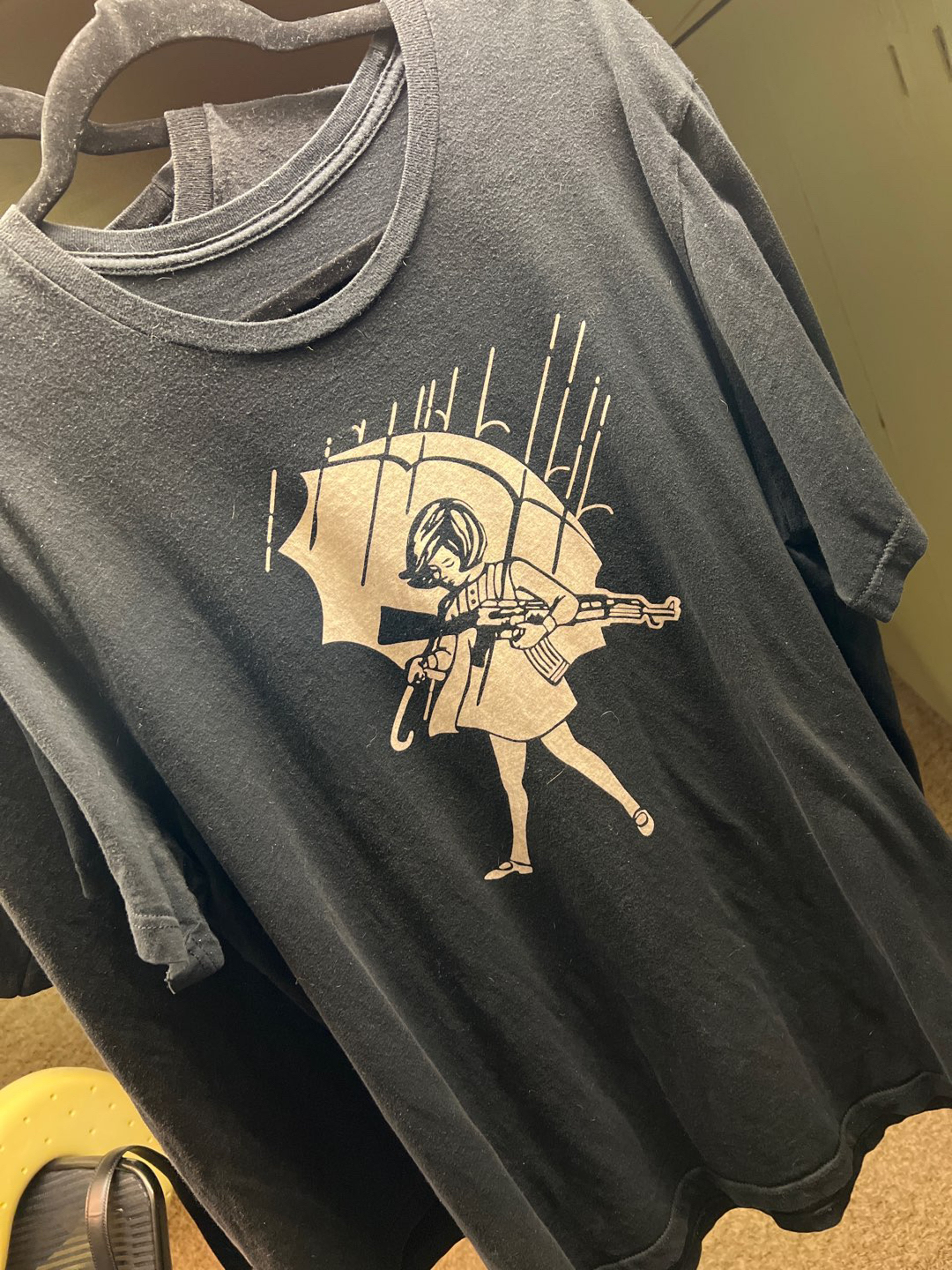 Preview pic of Slinger Assault girl, original shirt