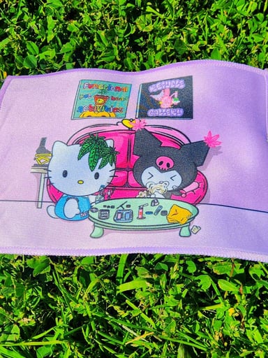 Preview pic of Hello kitty Dual Sided Quartz & Glass Heady towel